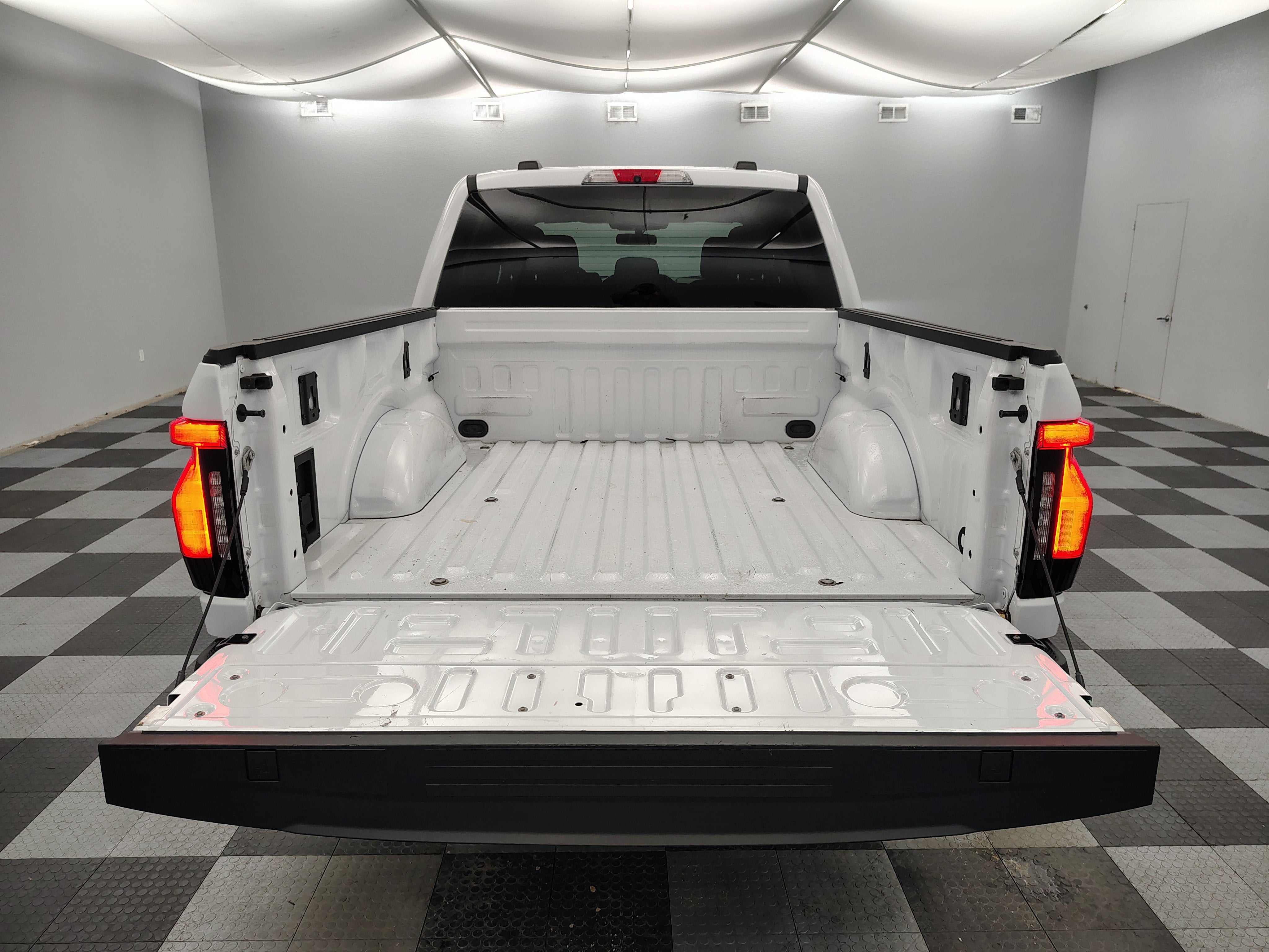 2023 Ford F-150 Lightning XLT