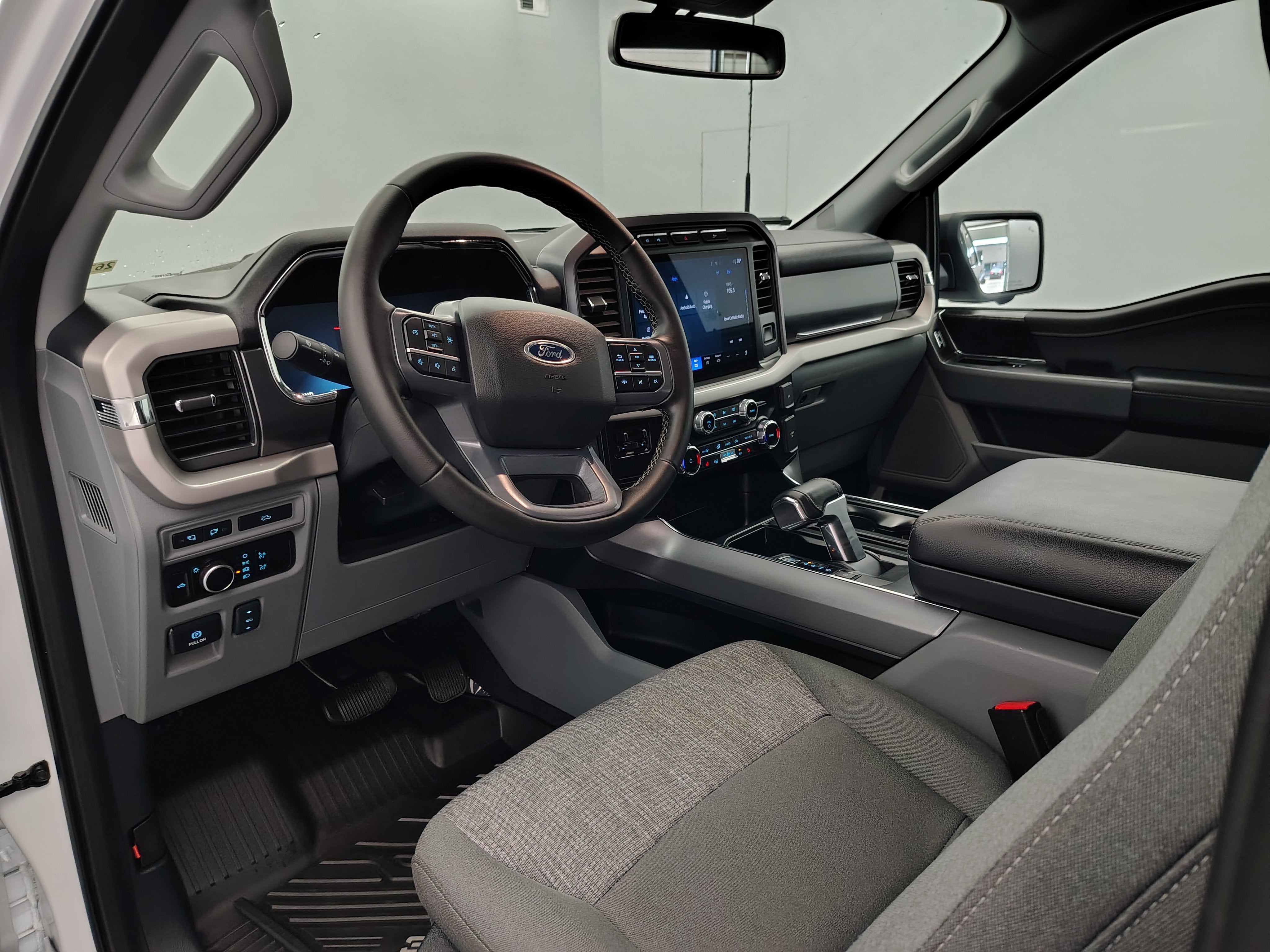 2023 Ford F-150 Lightning XLT