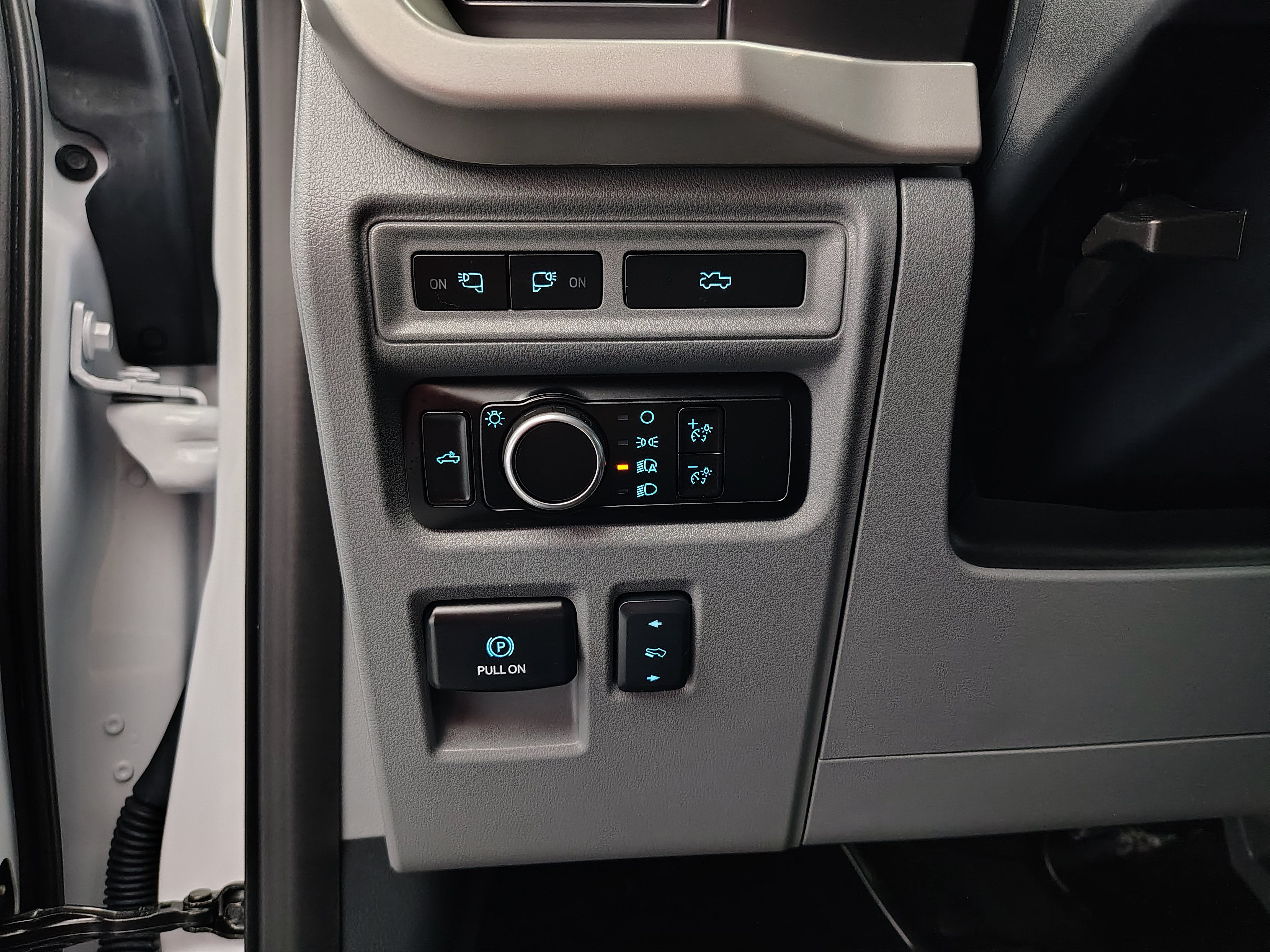 2023 Ford F-150 Lightning XLT