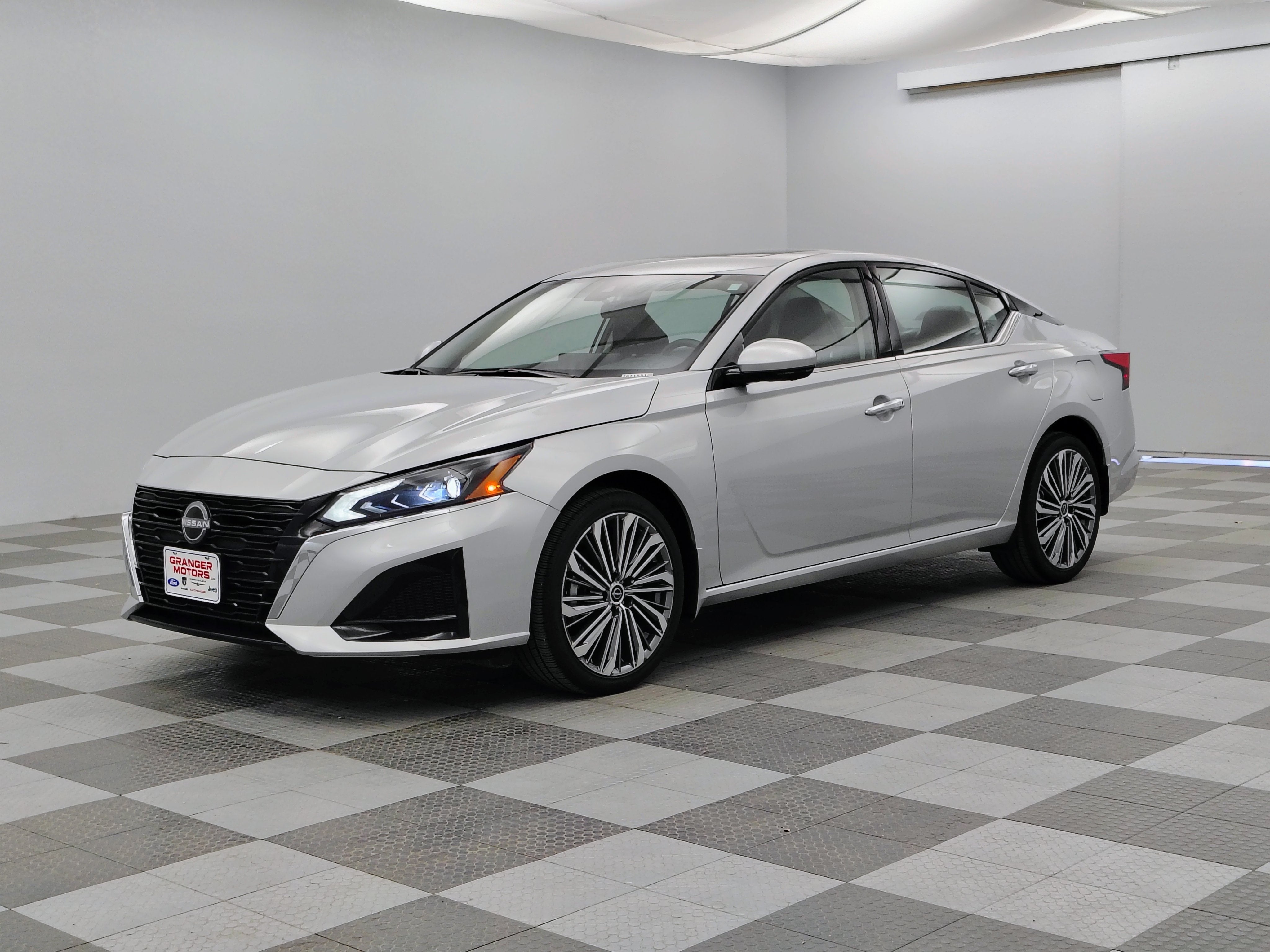 2025 Nissan Altima SL AWD