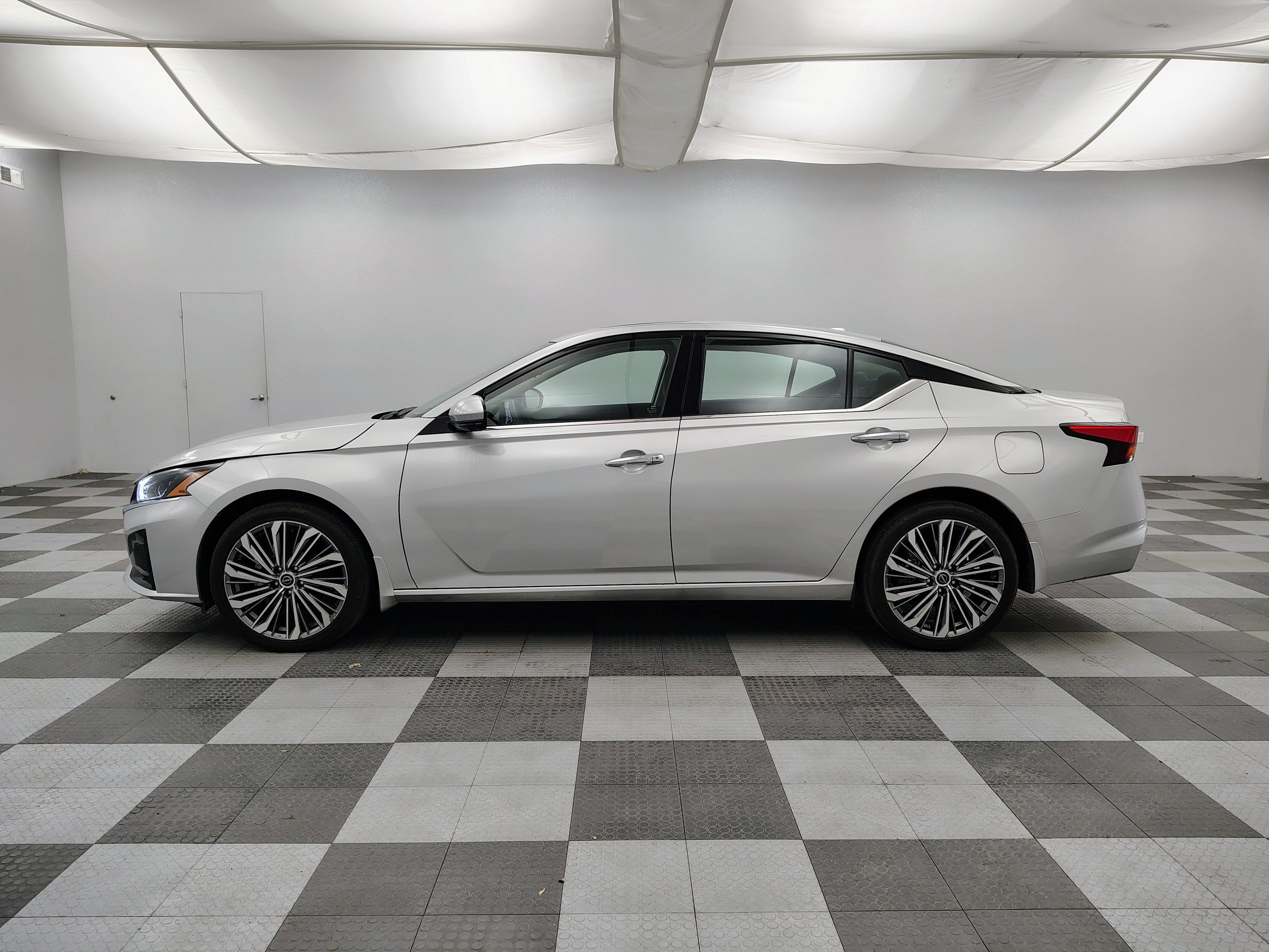 2025 Nissan Altima SL AWD