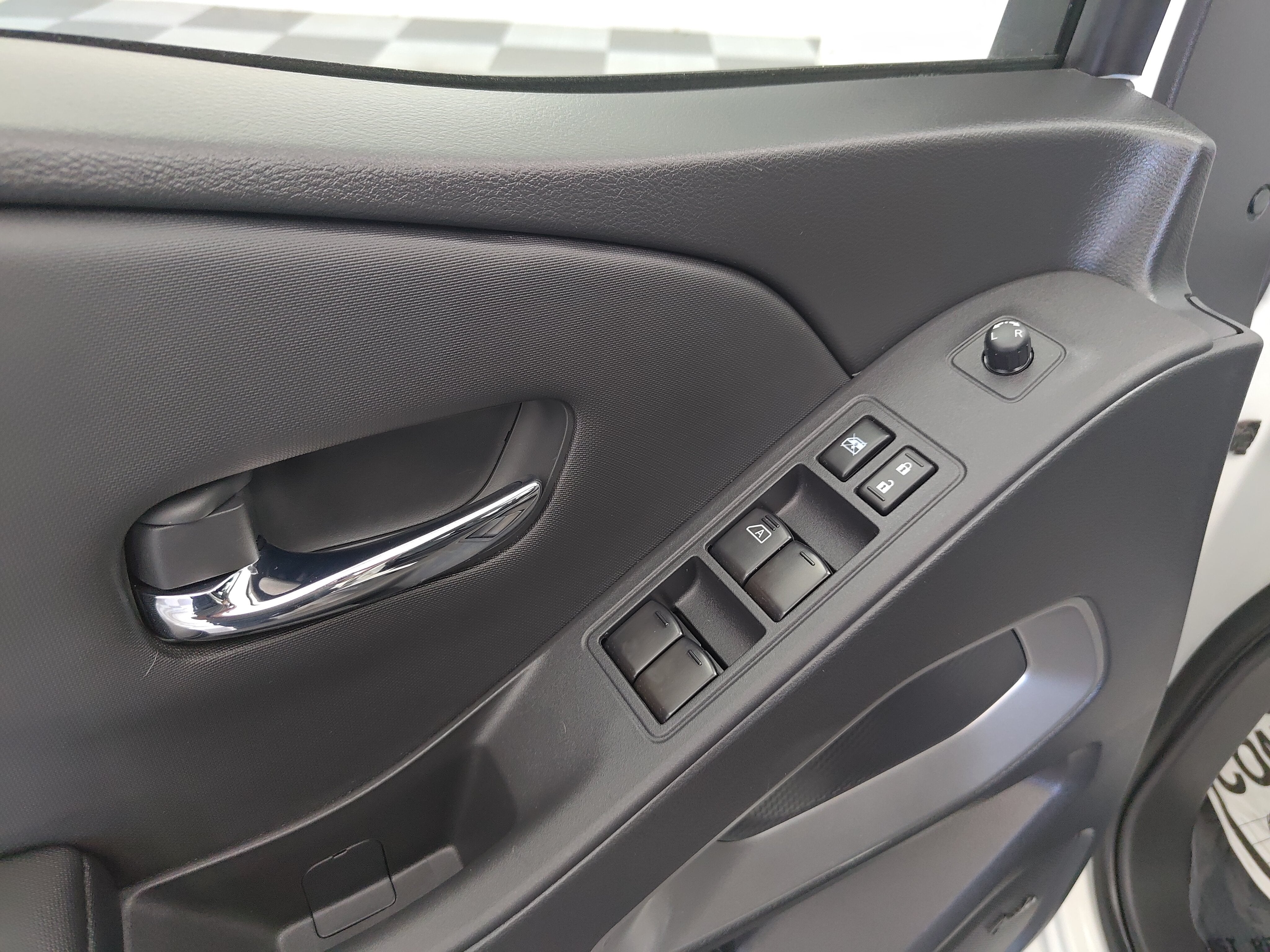 2024 Nissan Frontier SL