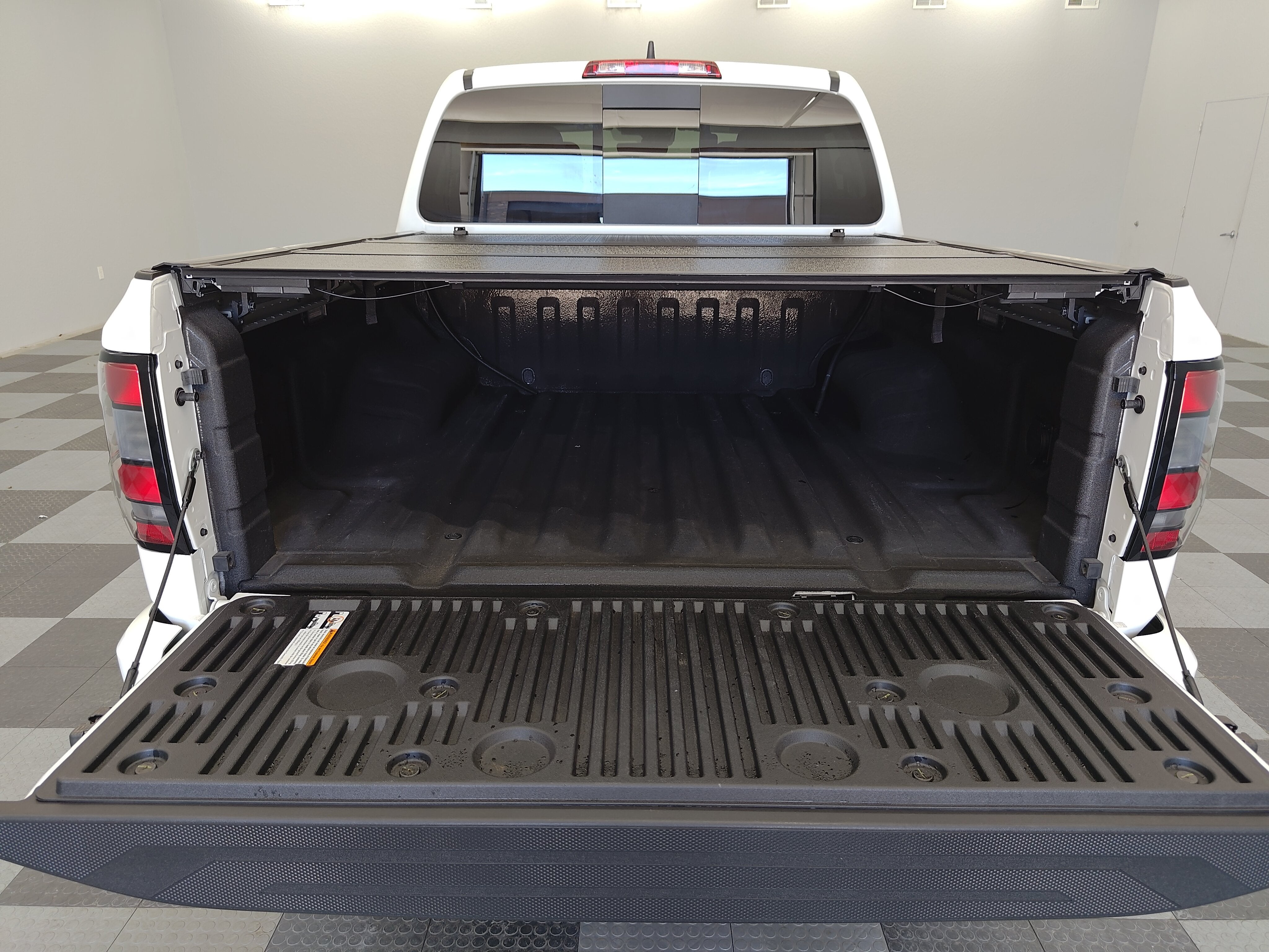2024 Nissan Frontier SL