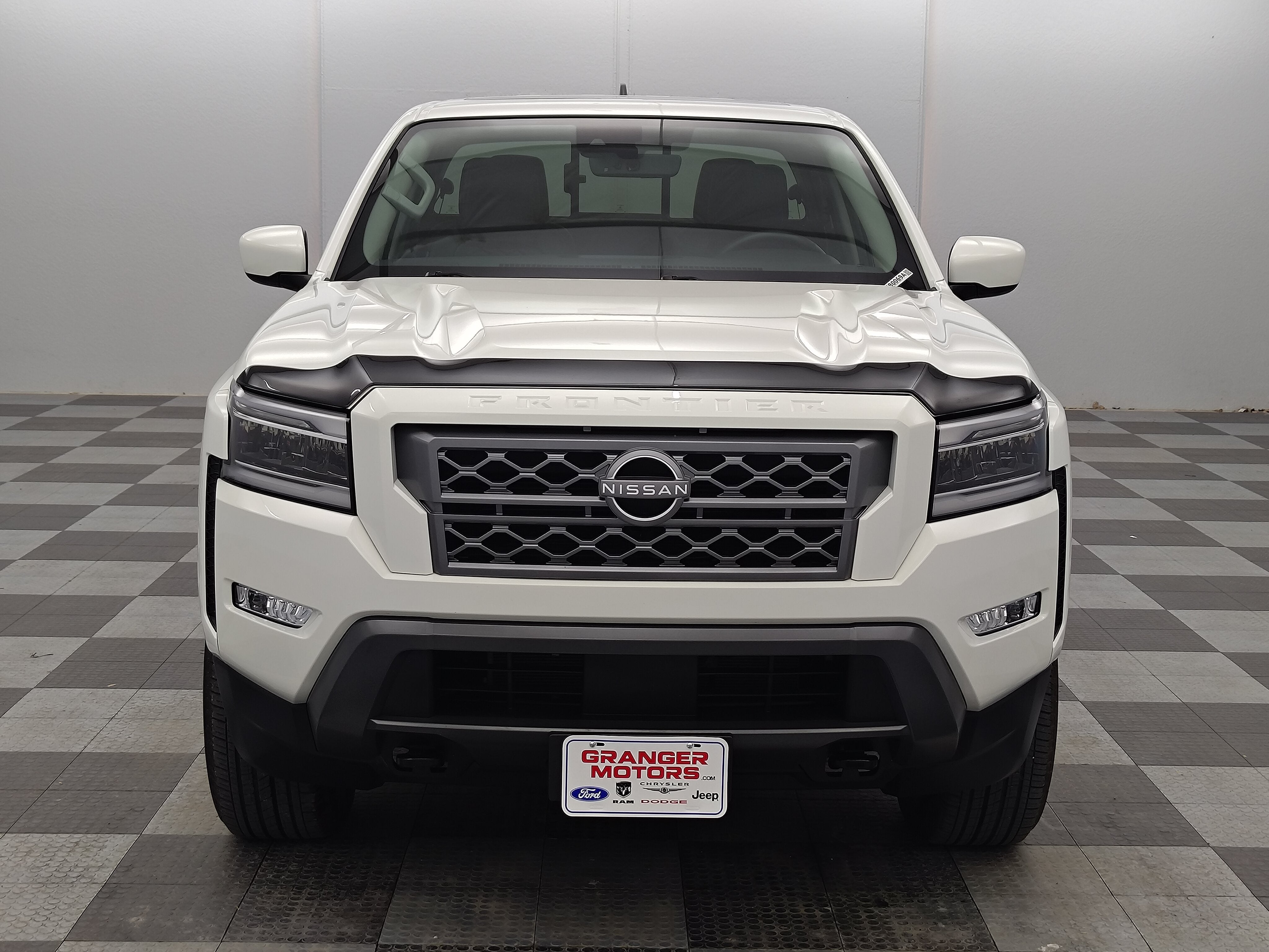 2024 Nissan Frontier SL