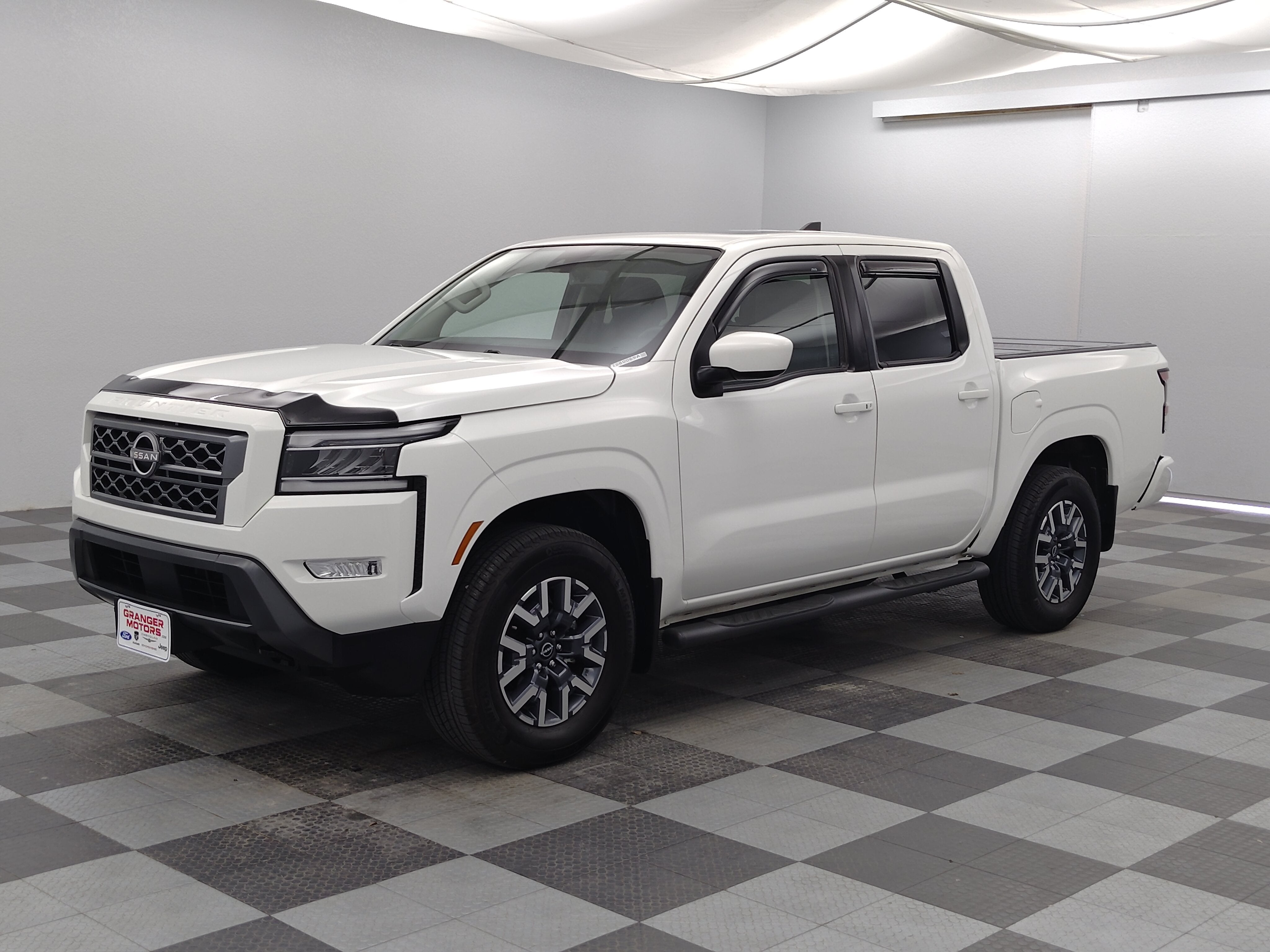 2024 Nissan Frontier SL