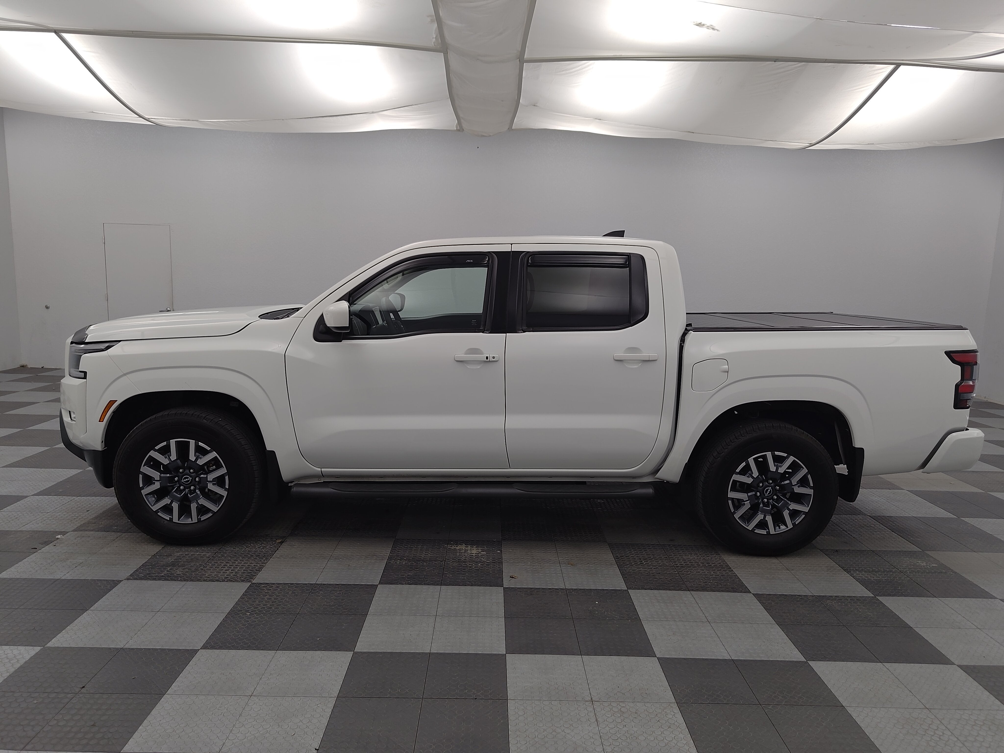 2024 Nissan Frontier SL