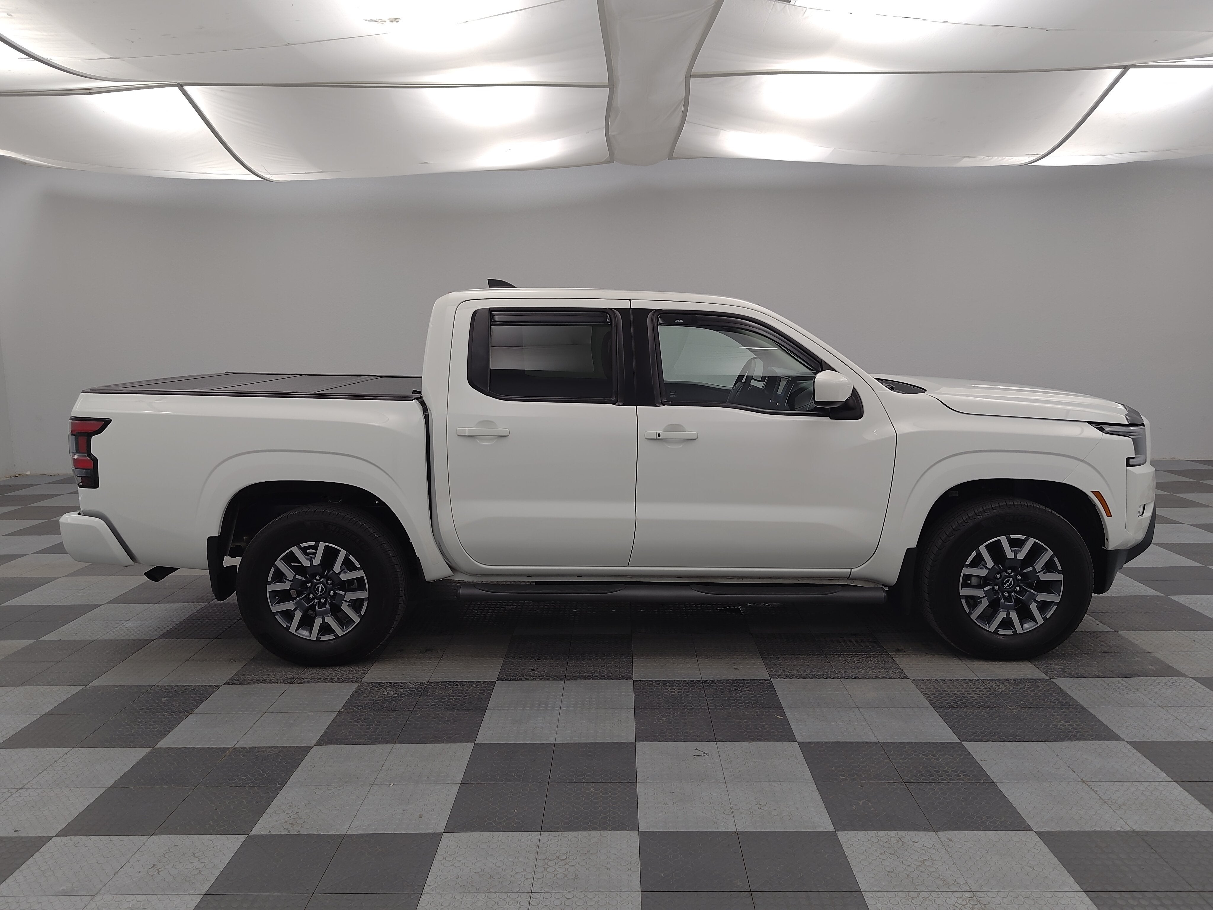 2024 Nissan Frontier SL