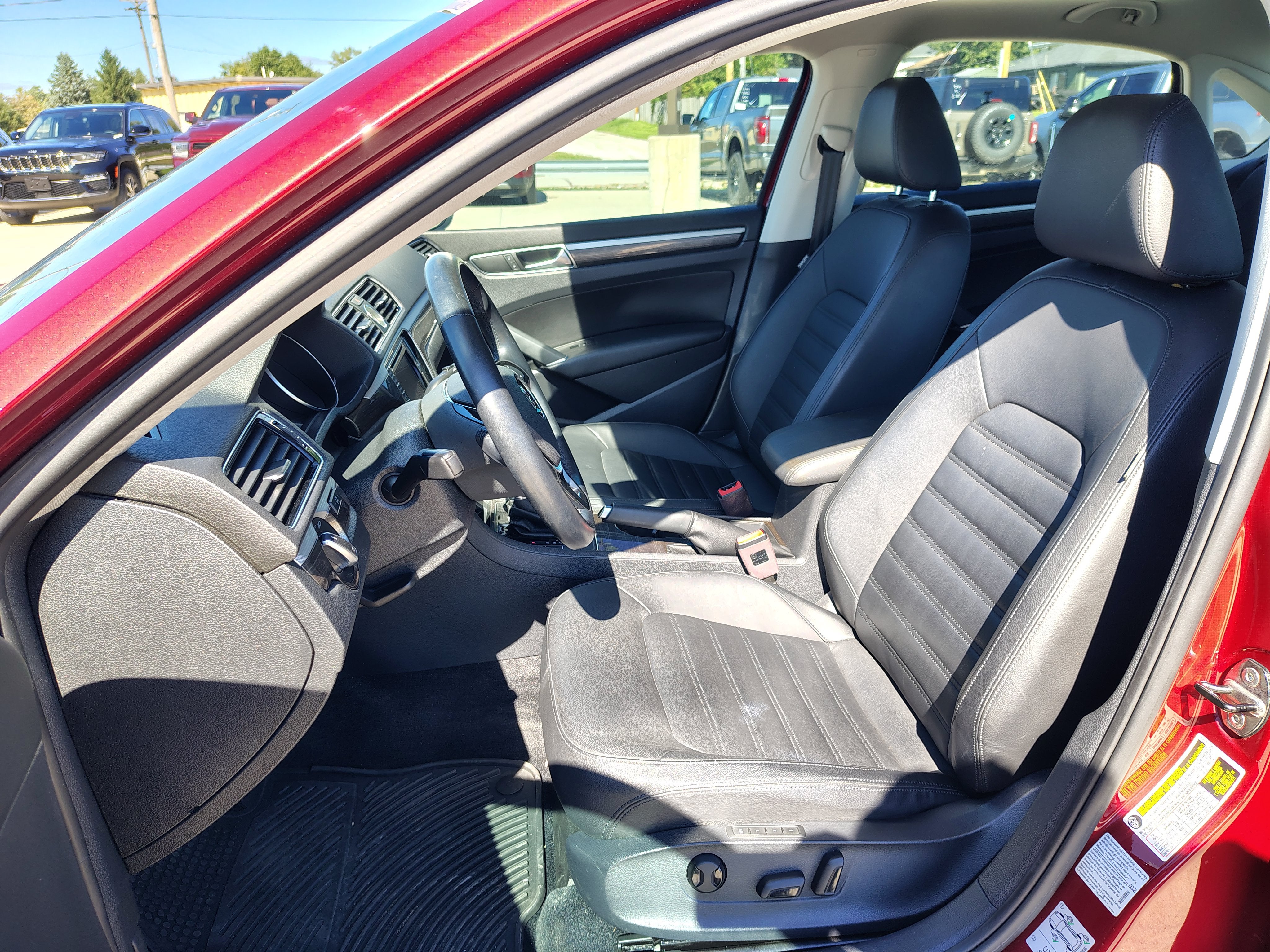 2017 Volkswagen Passat 1.8T SEL Premium