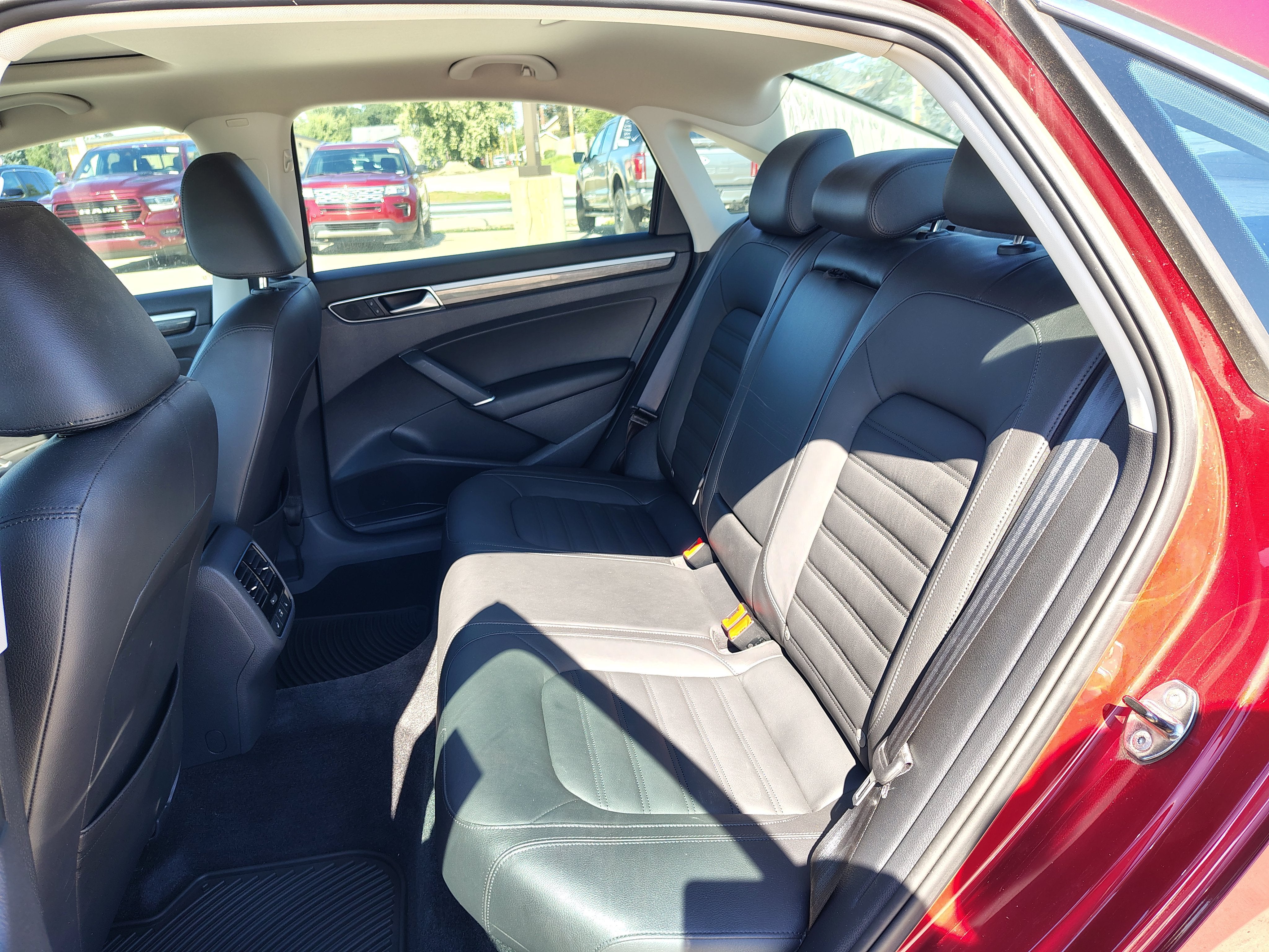 2017 Volkswagen Passat 1.8T SEL Premium