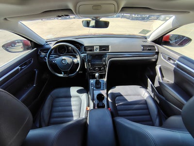 2017 Volkswagen Passat 1.8T SEL Premium