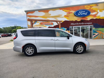 2024 Chrysler Pacifica Touring L