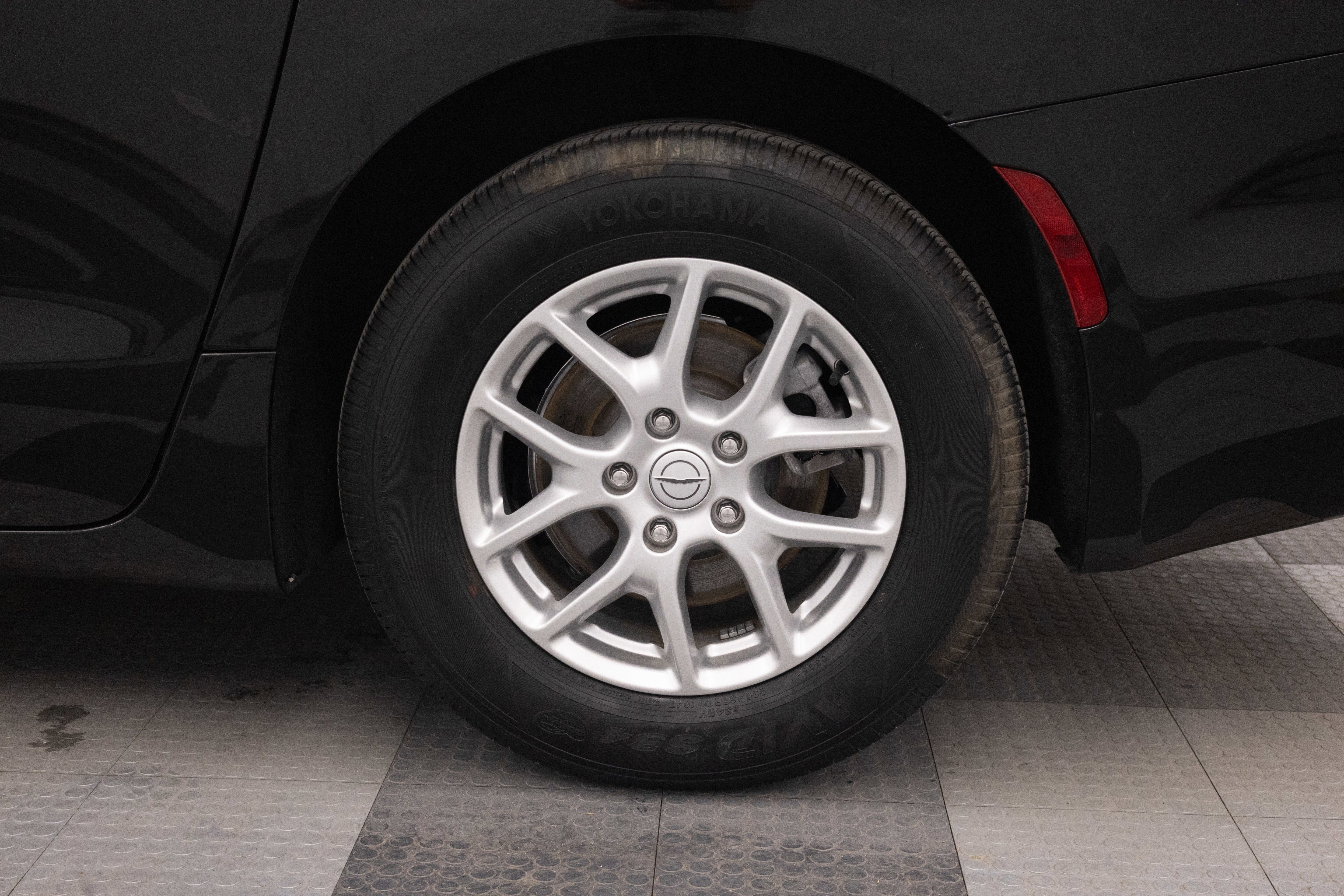 2025 Chrysler Pacifica Select