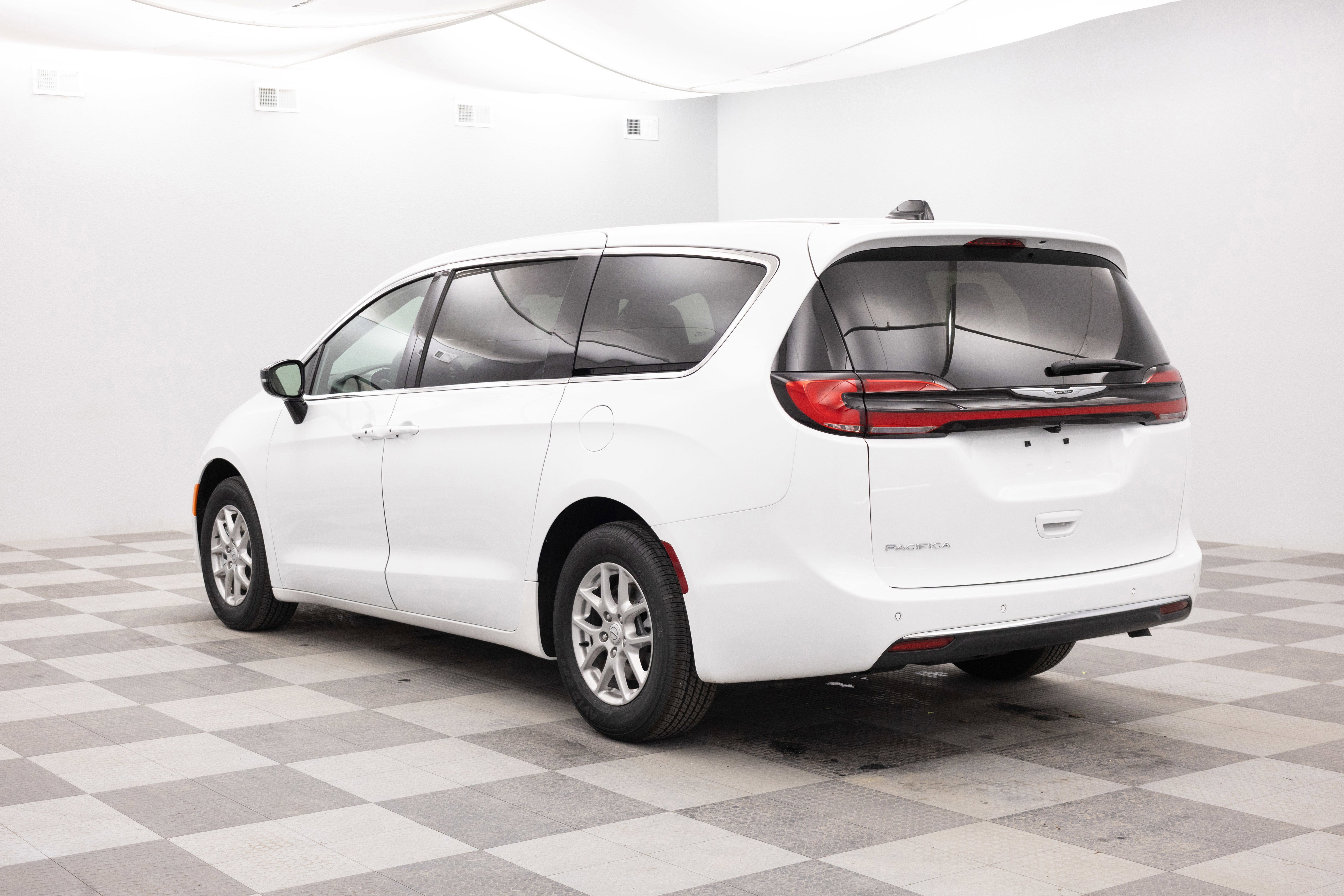 2026 Chrysler Pacifica PACIFICA SELECT