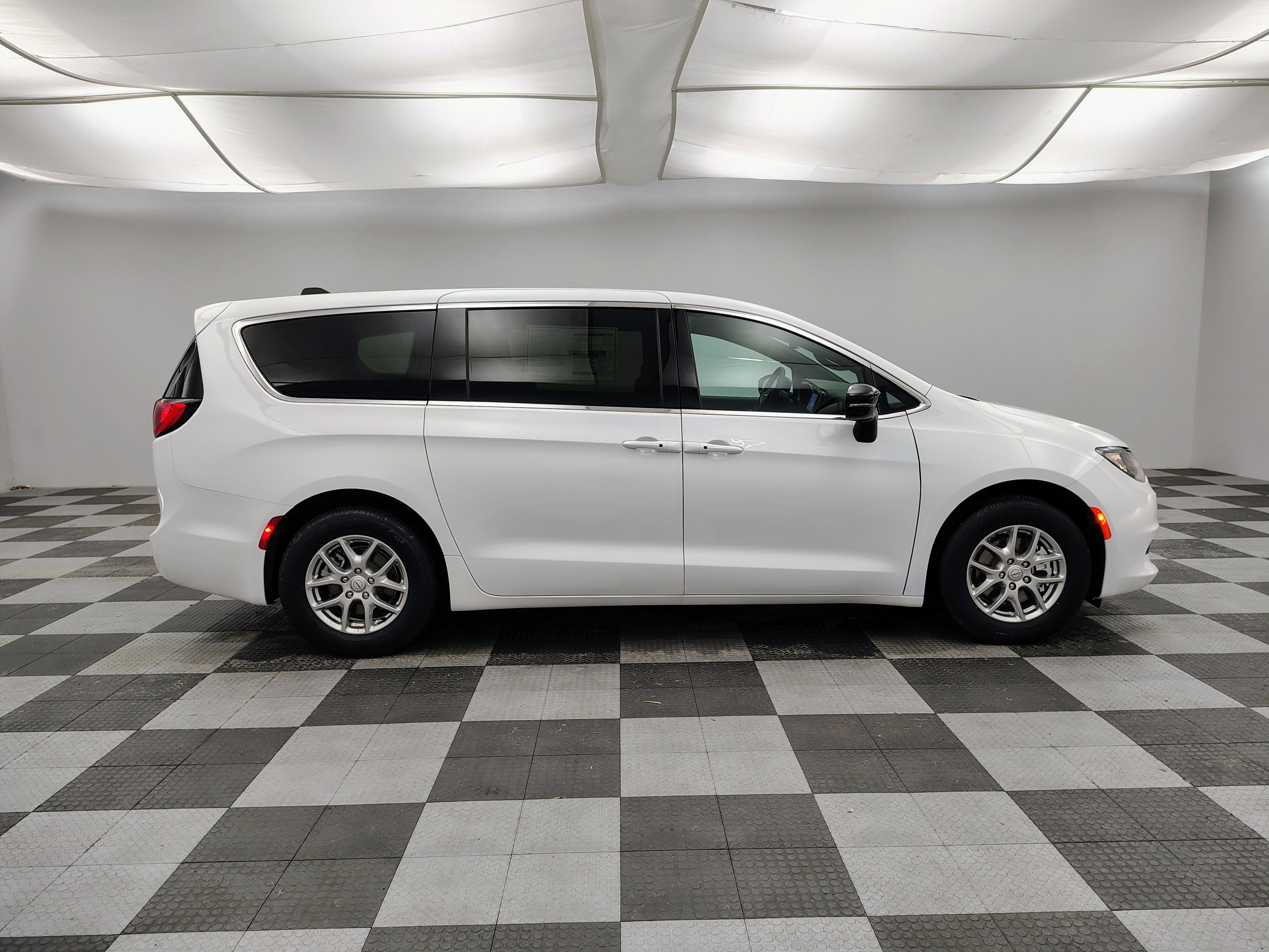 2026 Chrysler Voyager VOYAGER LX