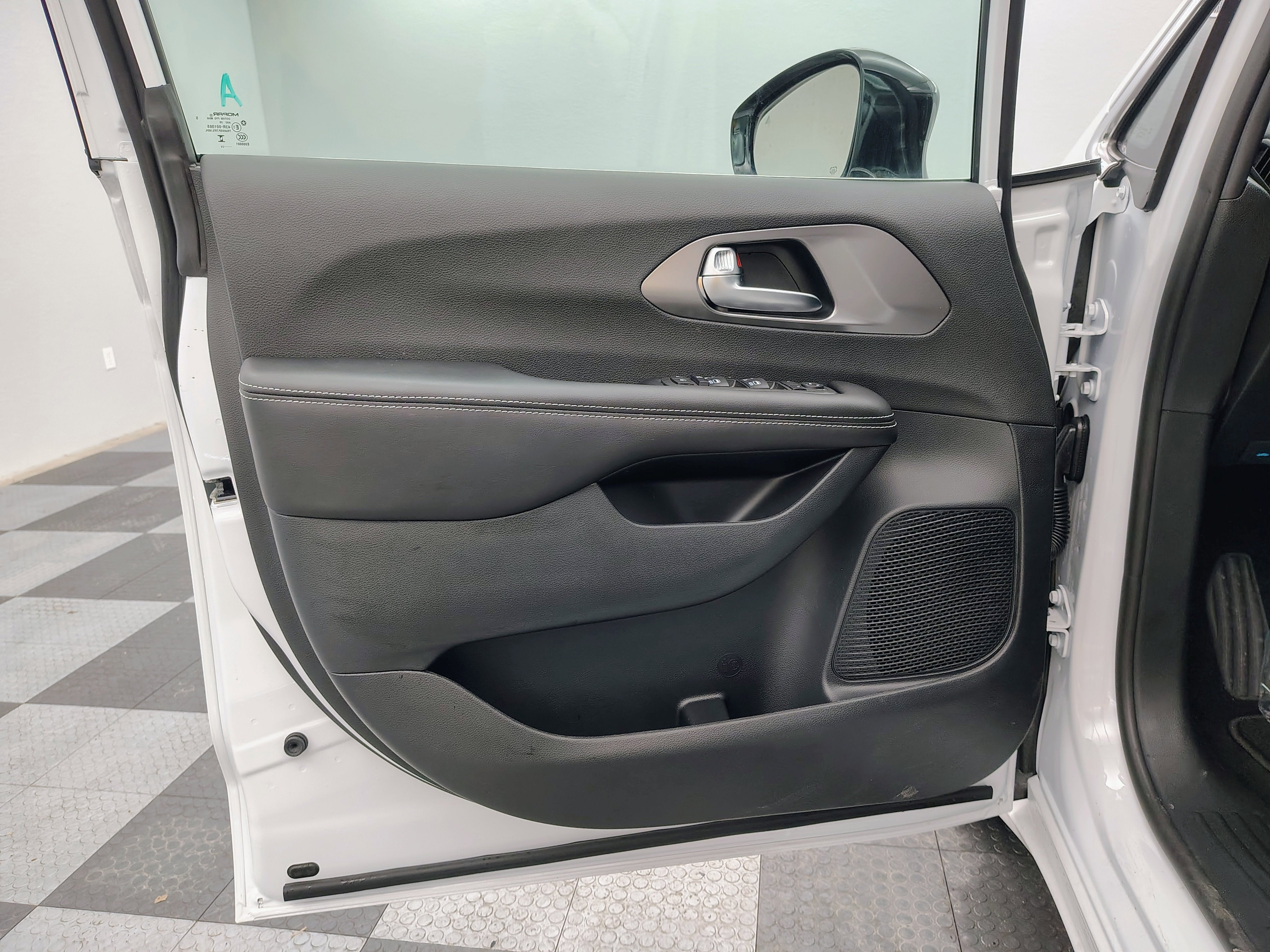 2026 Chrysler Voyager VOYAGER LX