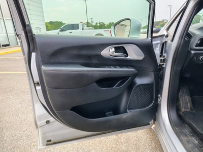 2022 Chrysler Pacifica Touring