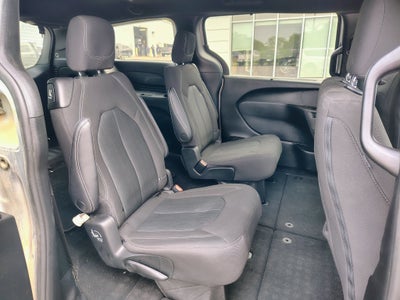 2022 Chrysler Pacifica Touring