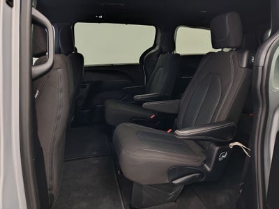 2022 Chrysler Pacifica Touring