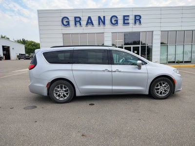 2022 Chrysler Pacifica Touring