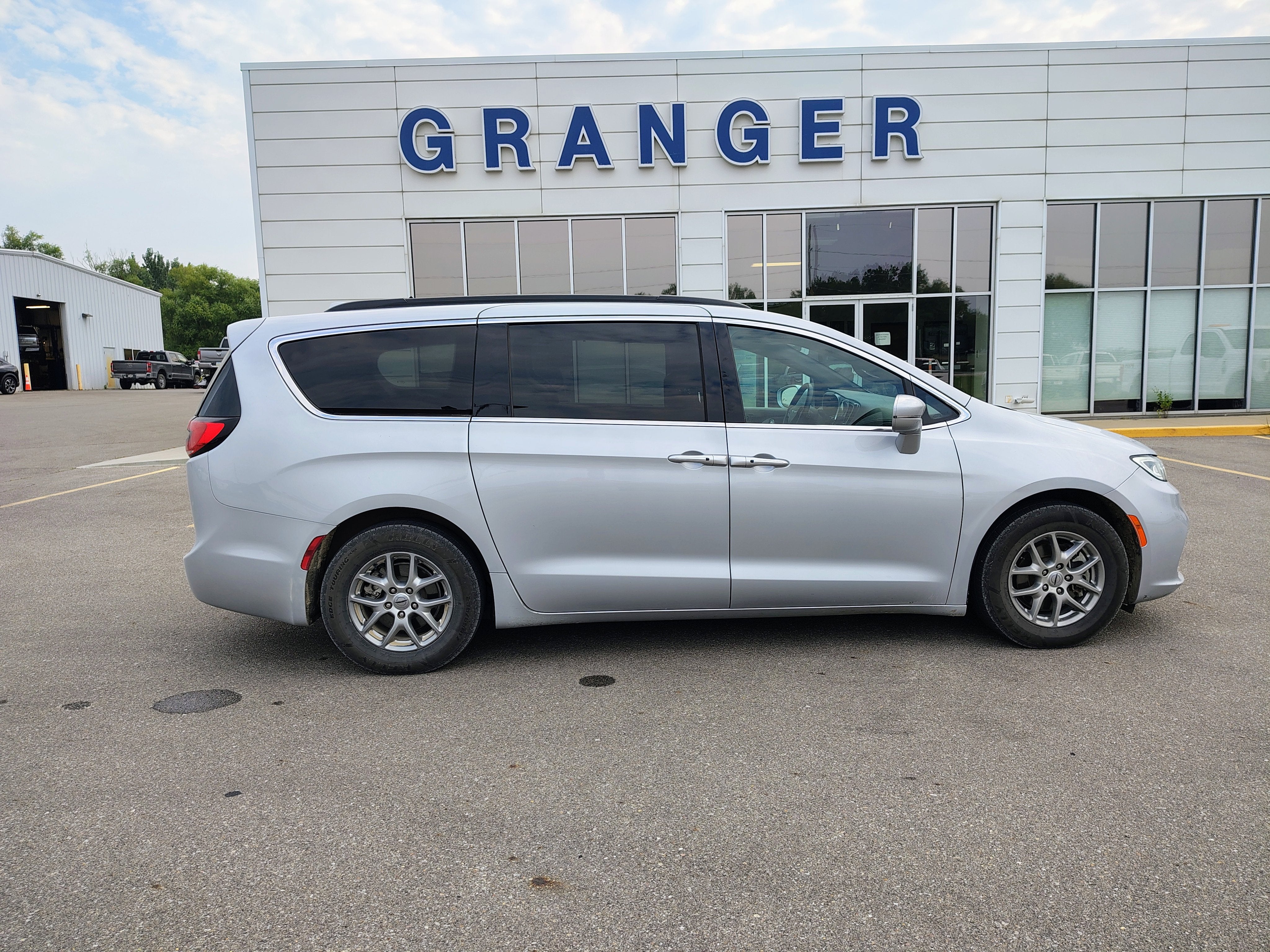 2022 Chrysler Pacifica Touring