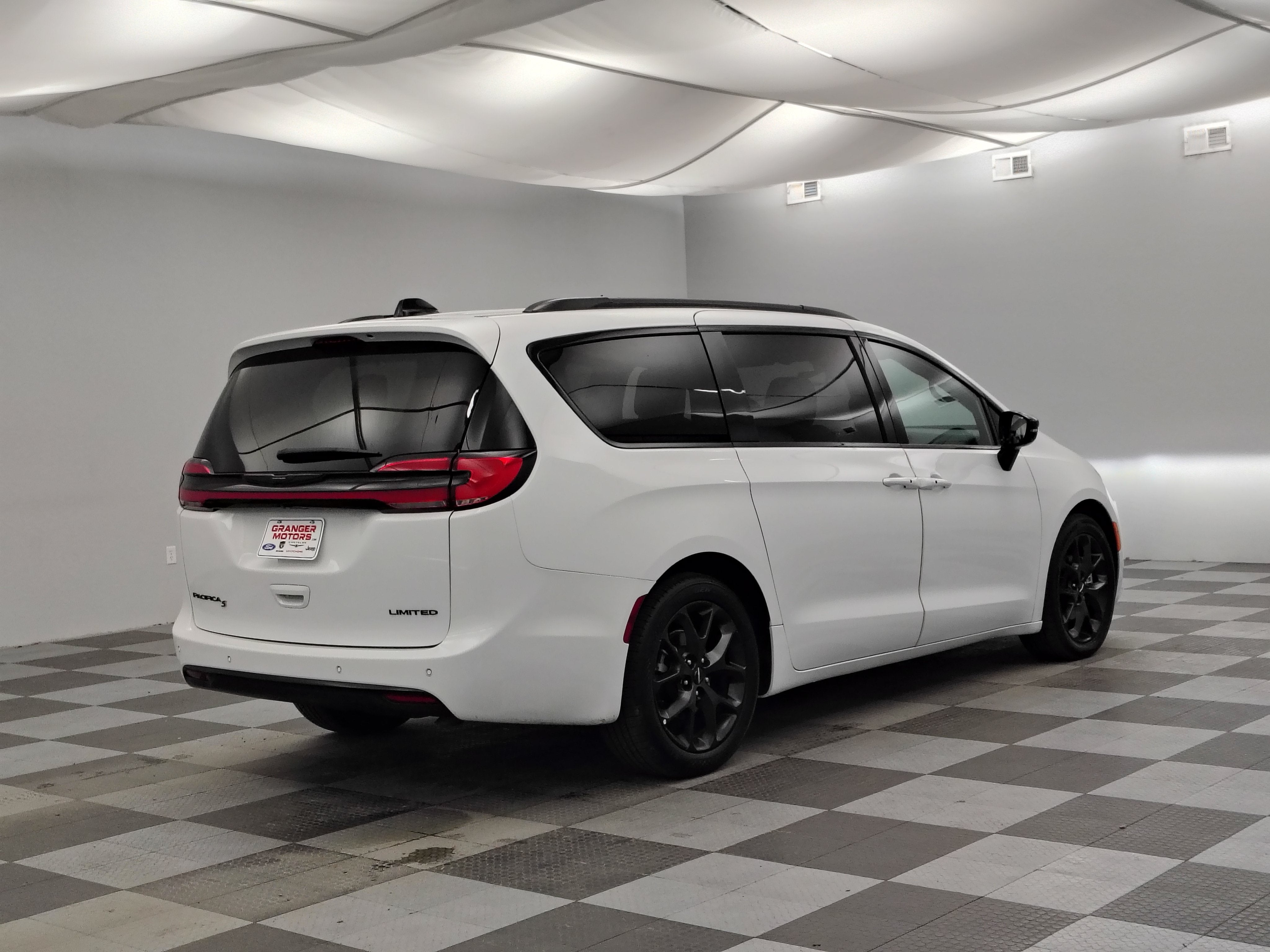 2025 Chrysler Pacifica Limited