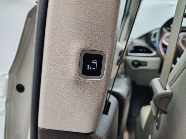 2021 Chrysler Pacifica Hybrid Touring L