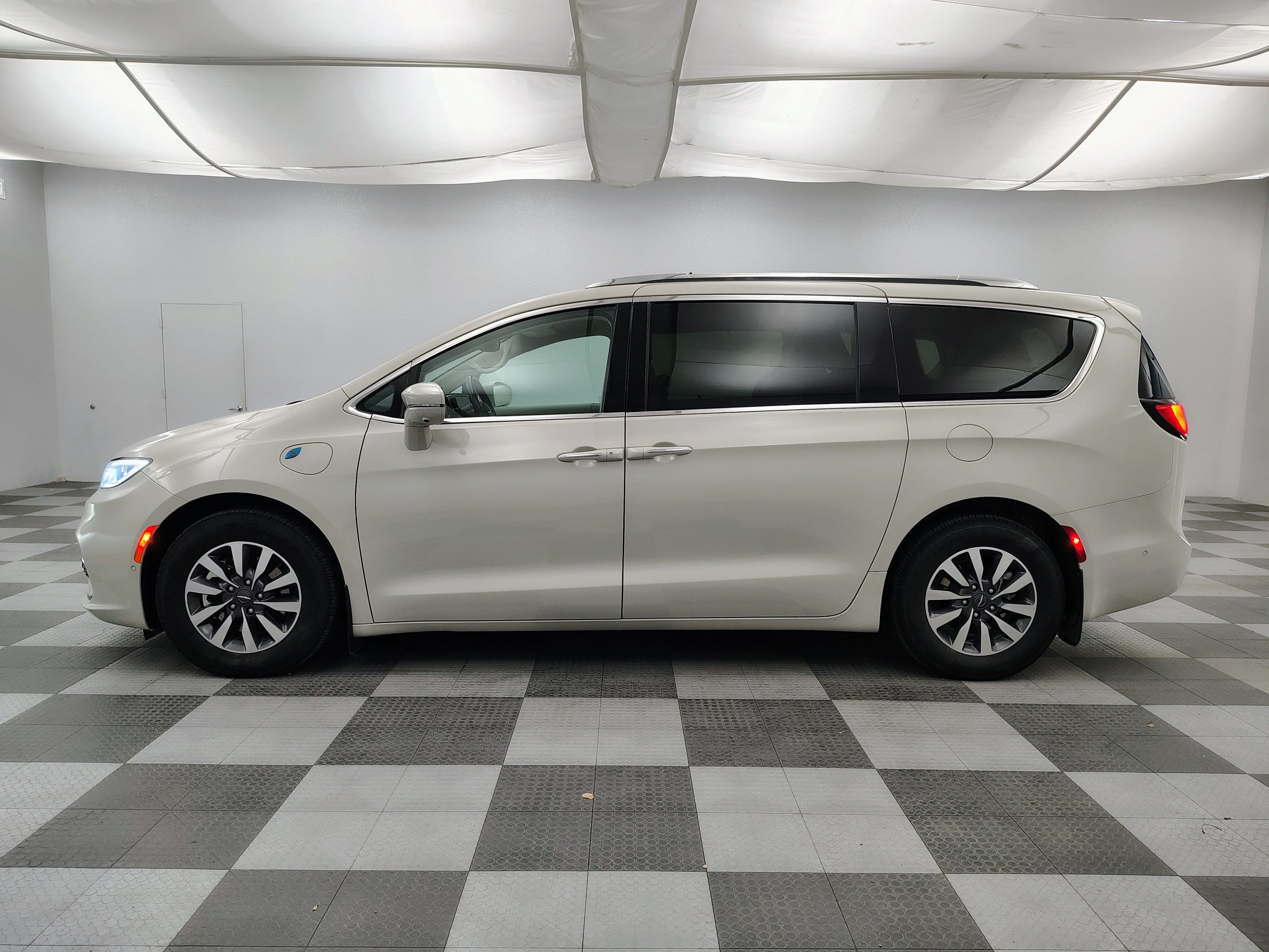 2021 Chrysler Pacifica Hybrid Touring L