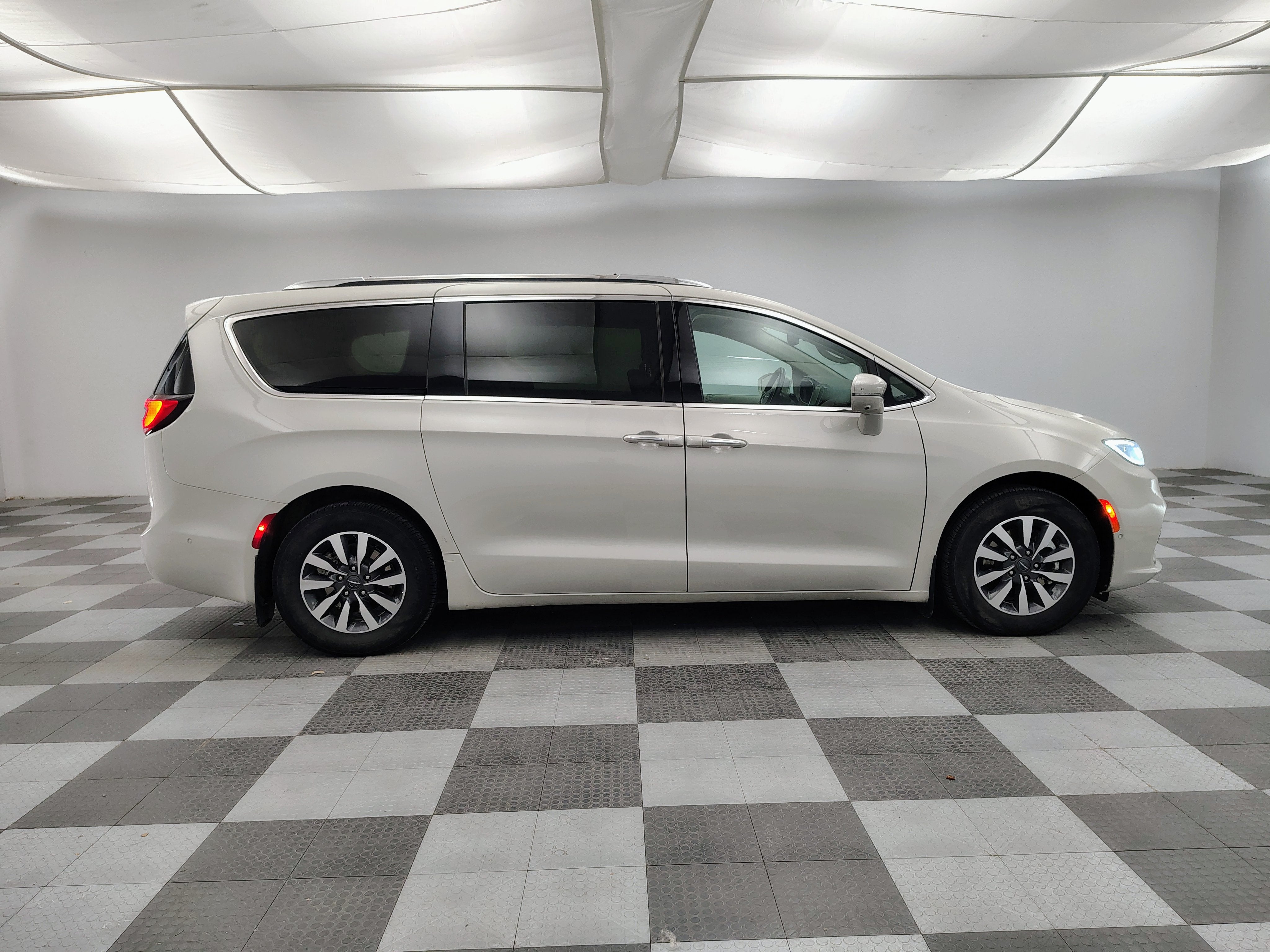 2021 Chrysler Pacifica Hybrid Touring L