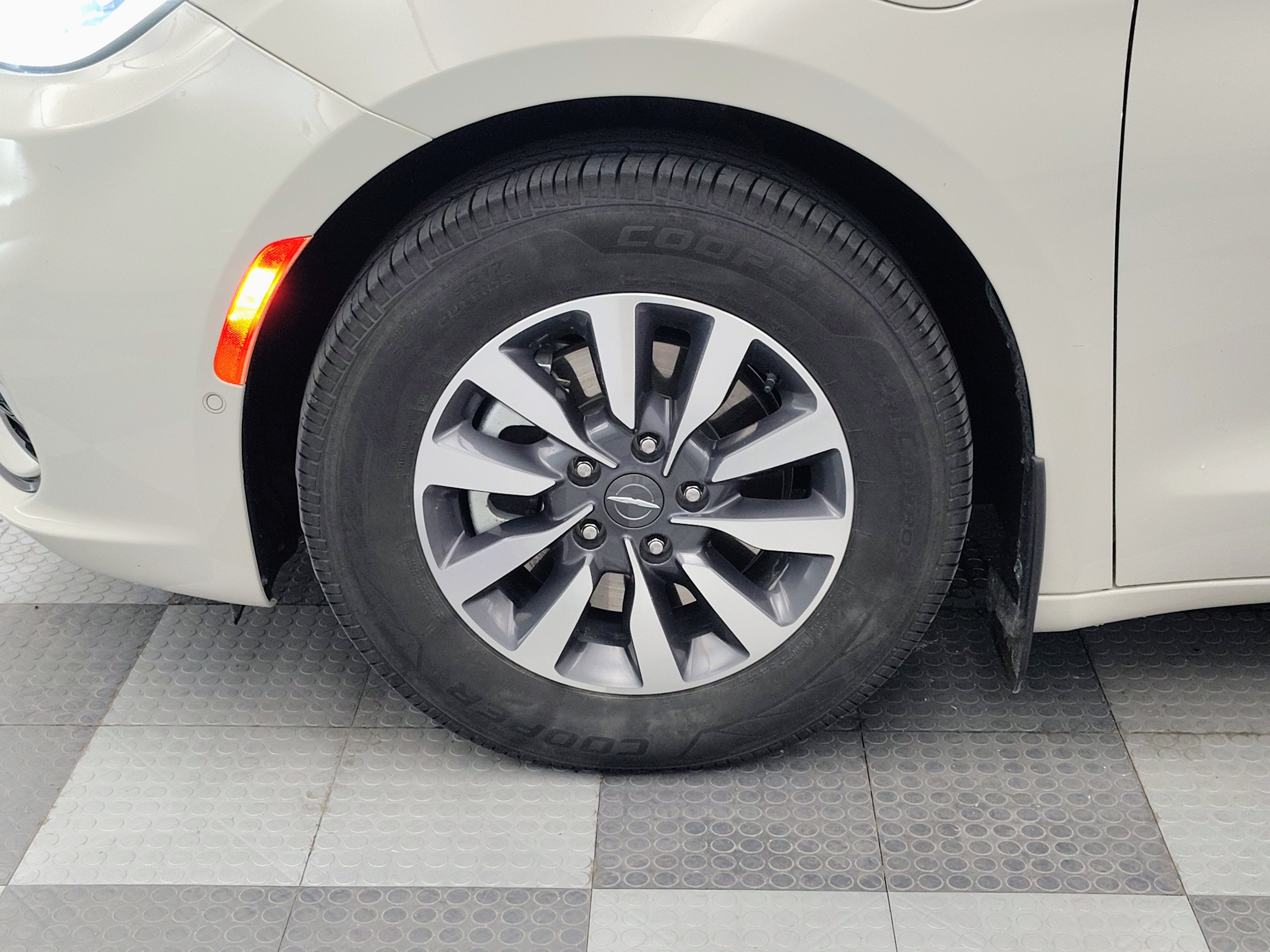 2021 Chrysler Pacifica Hybrid Touring L