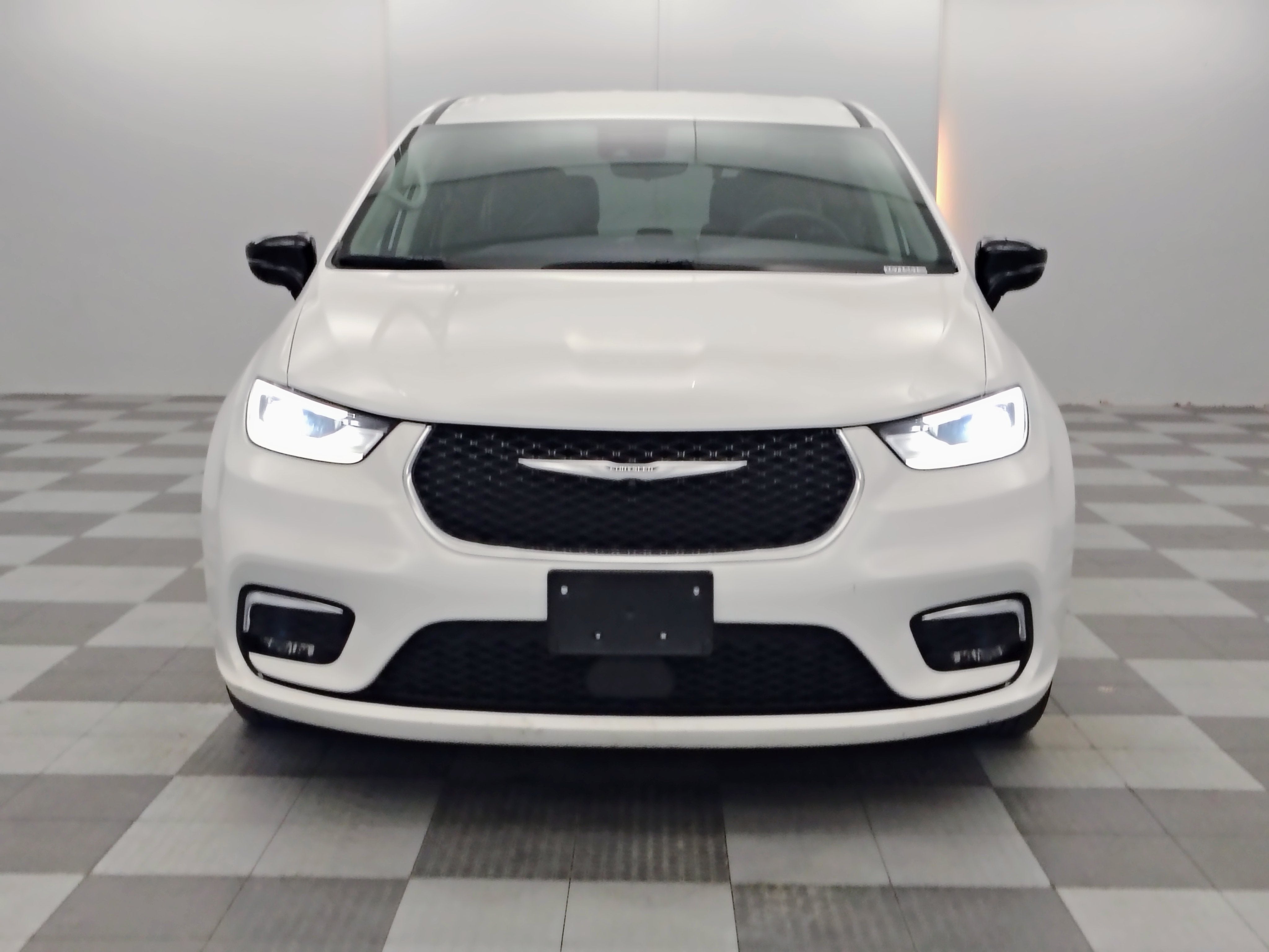 2024 Chrysler Pacifica Hybrid Select