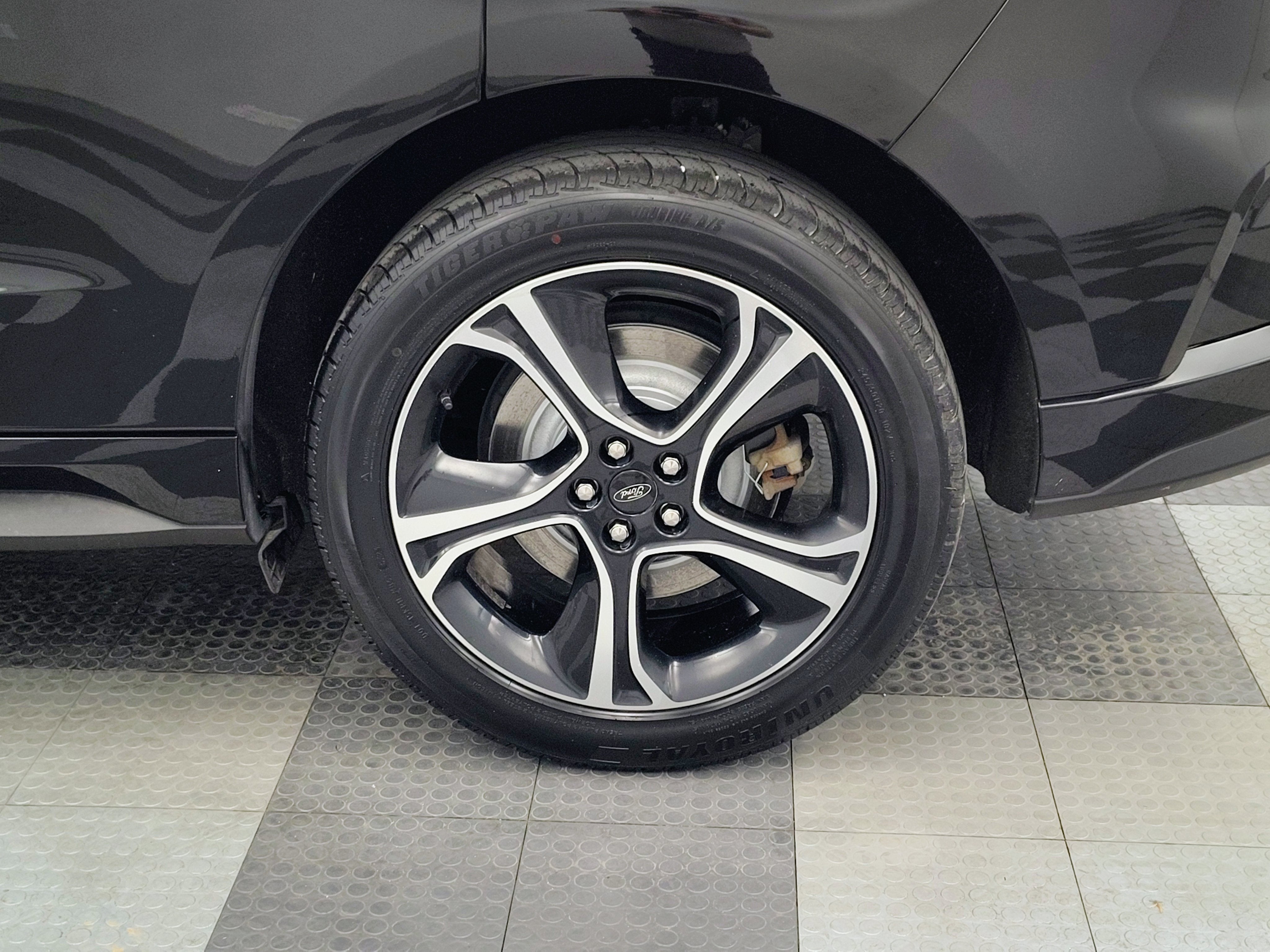 2019 Ford Edge ST