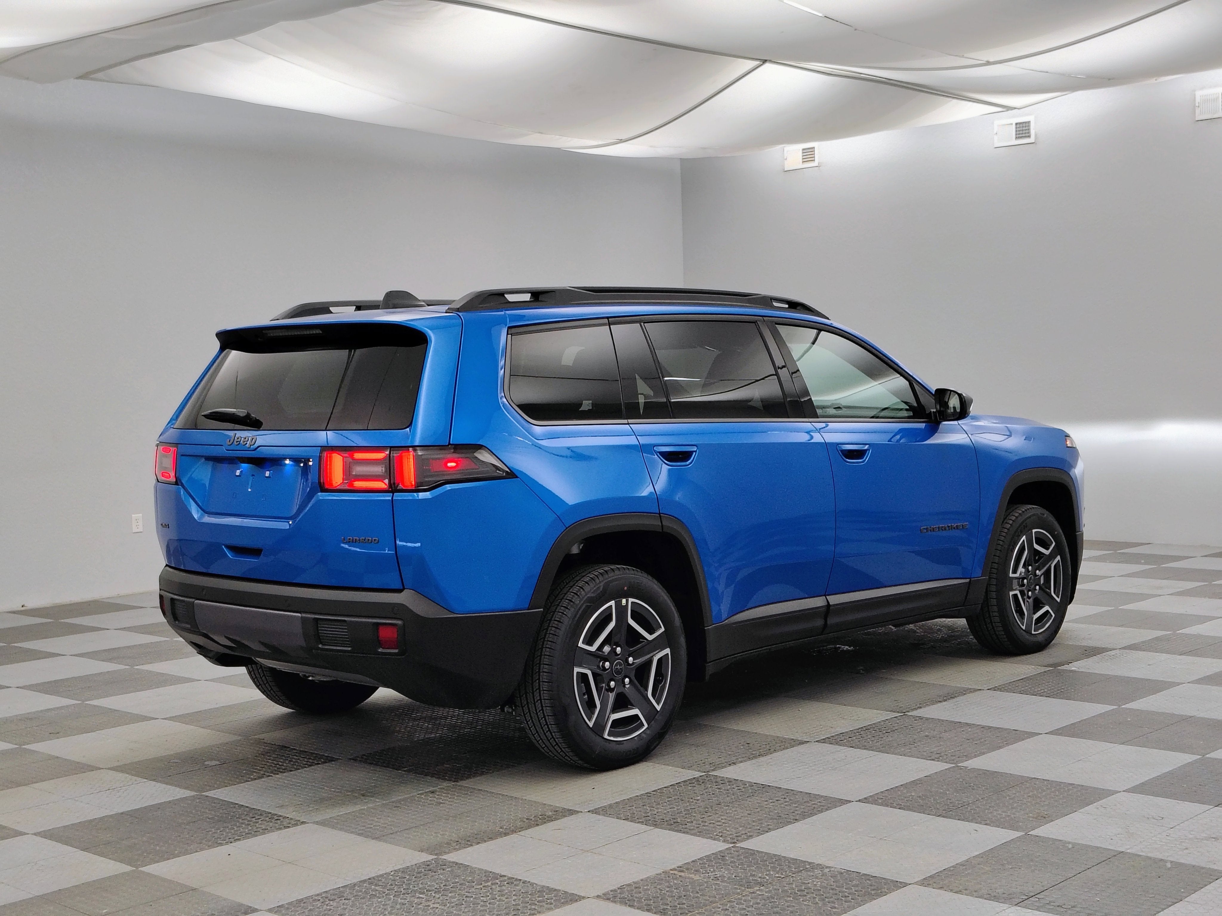 2026 Jeep Cherokee CHEROKEE LAREDO 4X4