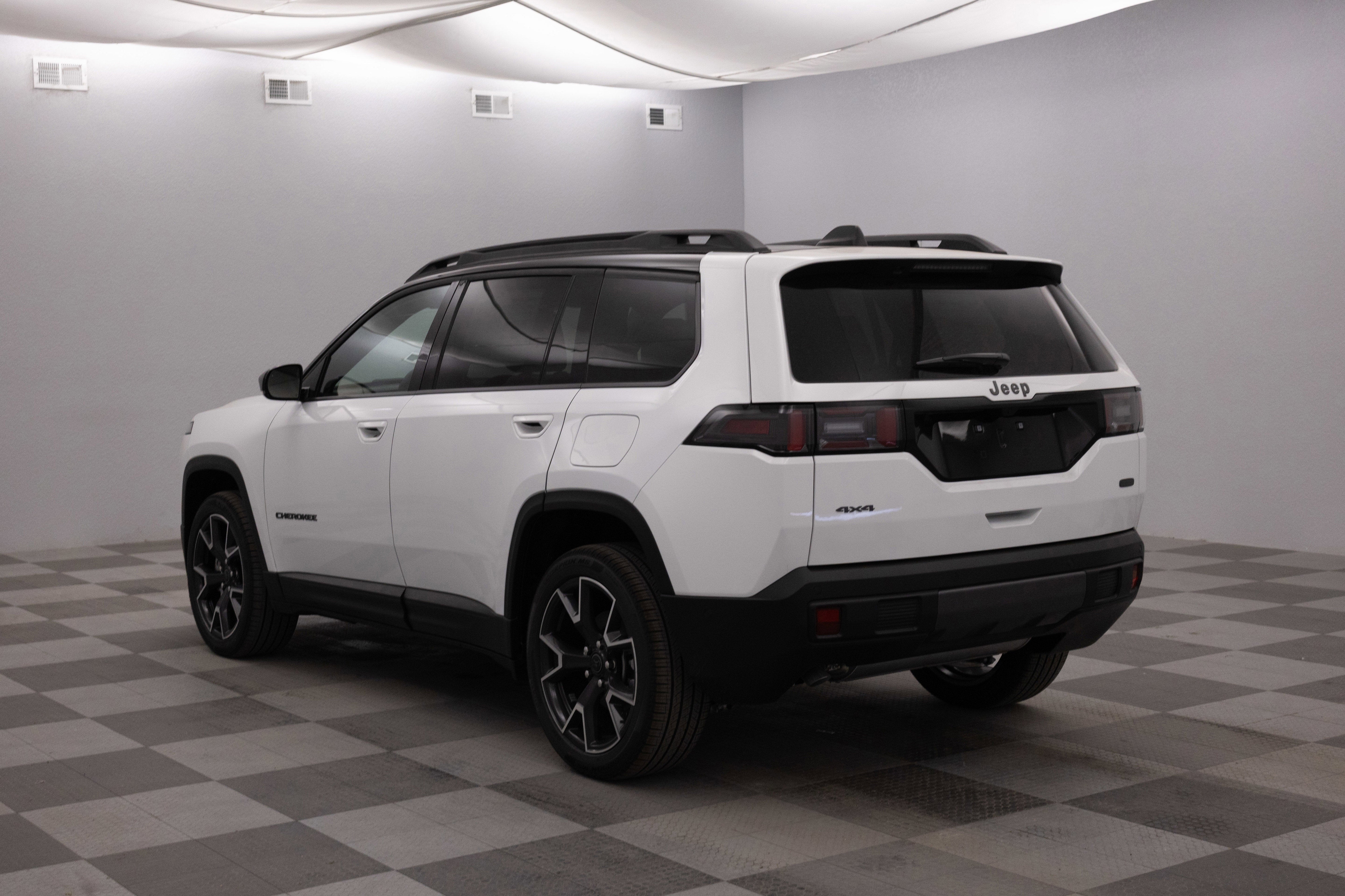 2026 Jeep Cherokee CHEROKEE OVERLAND 4X4