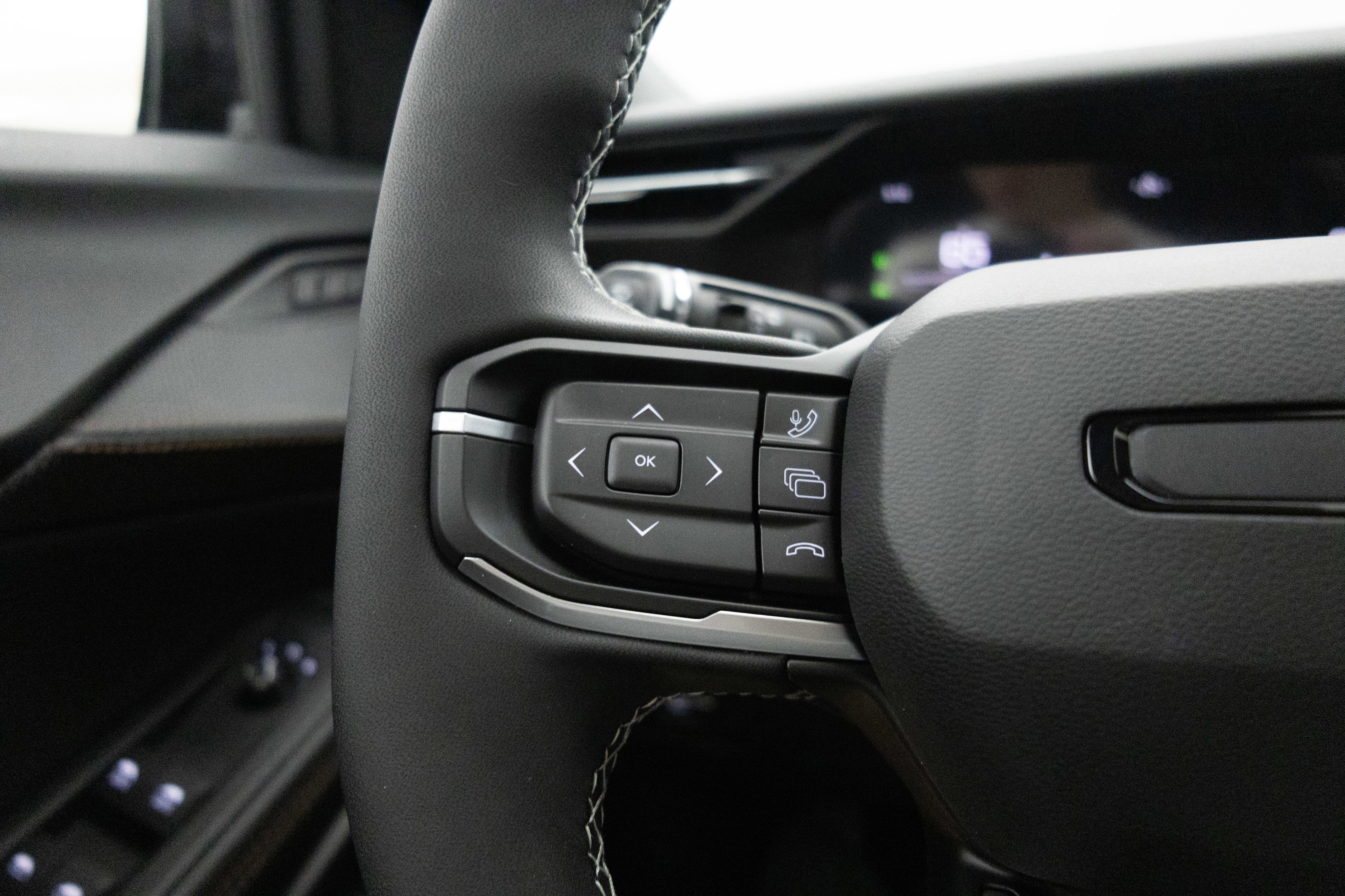 2026 Jeep Cherokee CHEROKEE OVERLAND 4X4