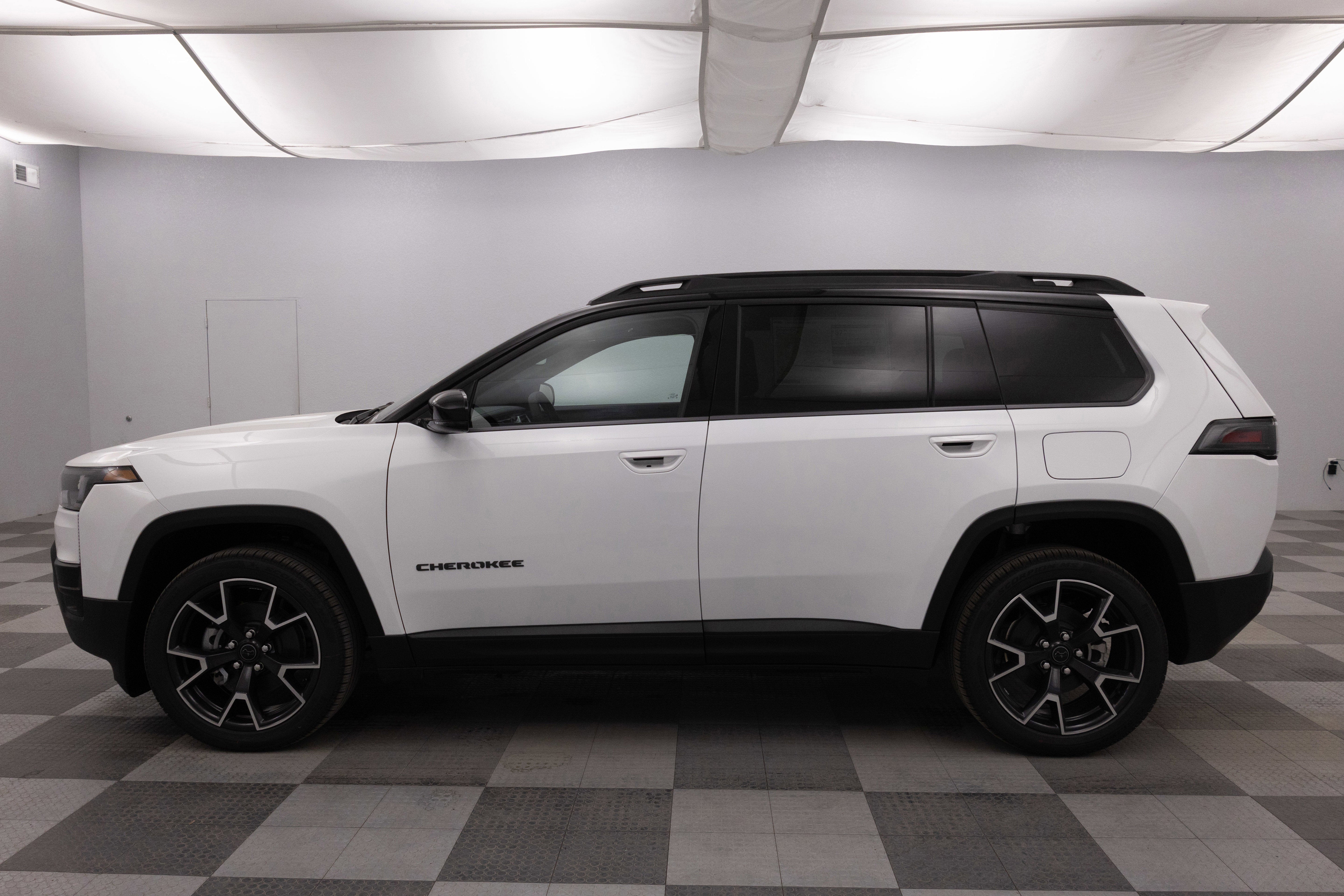 2026 Jeep Cherokee CHEROKEE OVERLAND 4X4