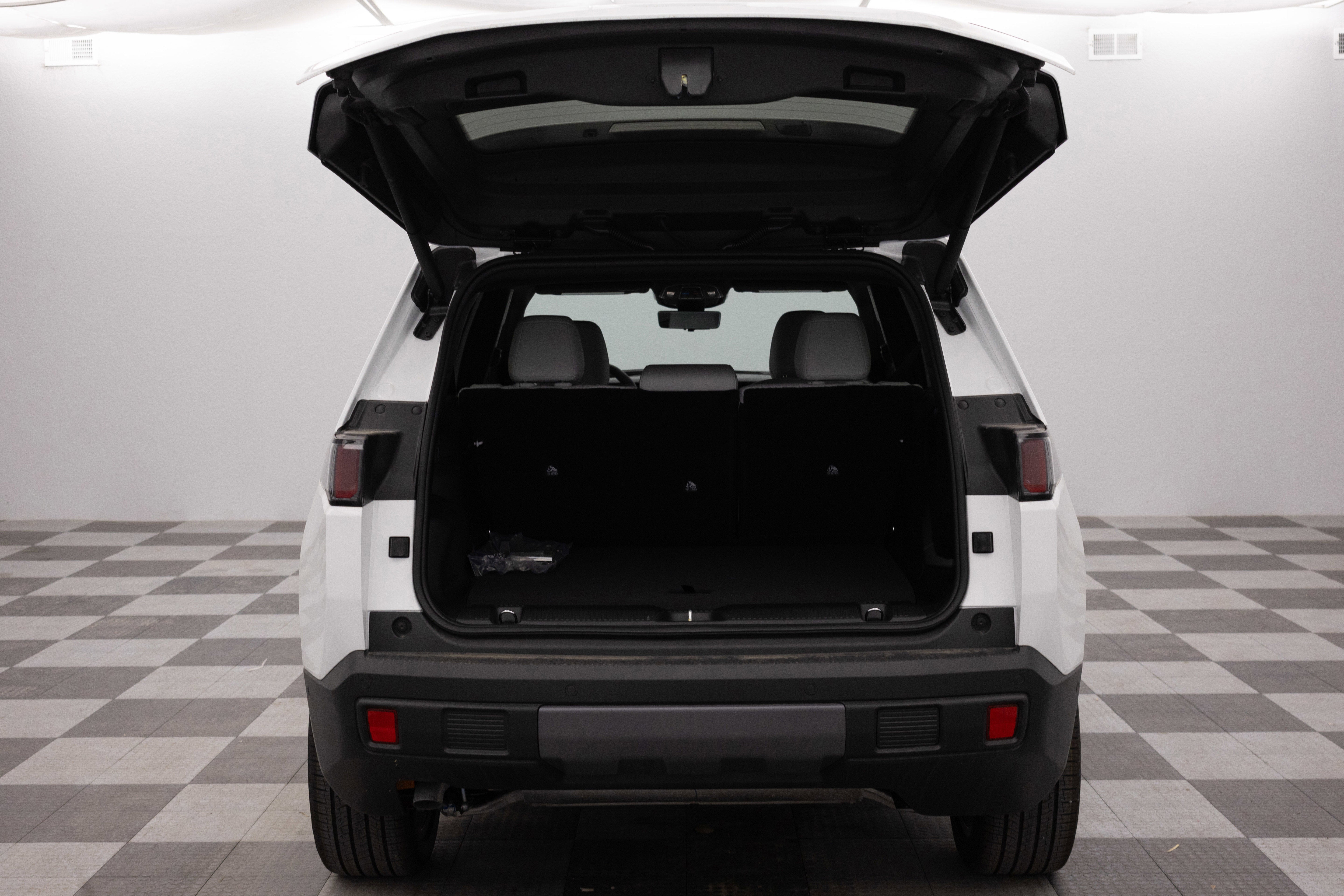 2026 Jeep Cherokee CHEROKEE OVERLAND 4X4