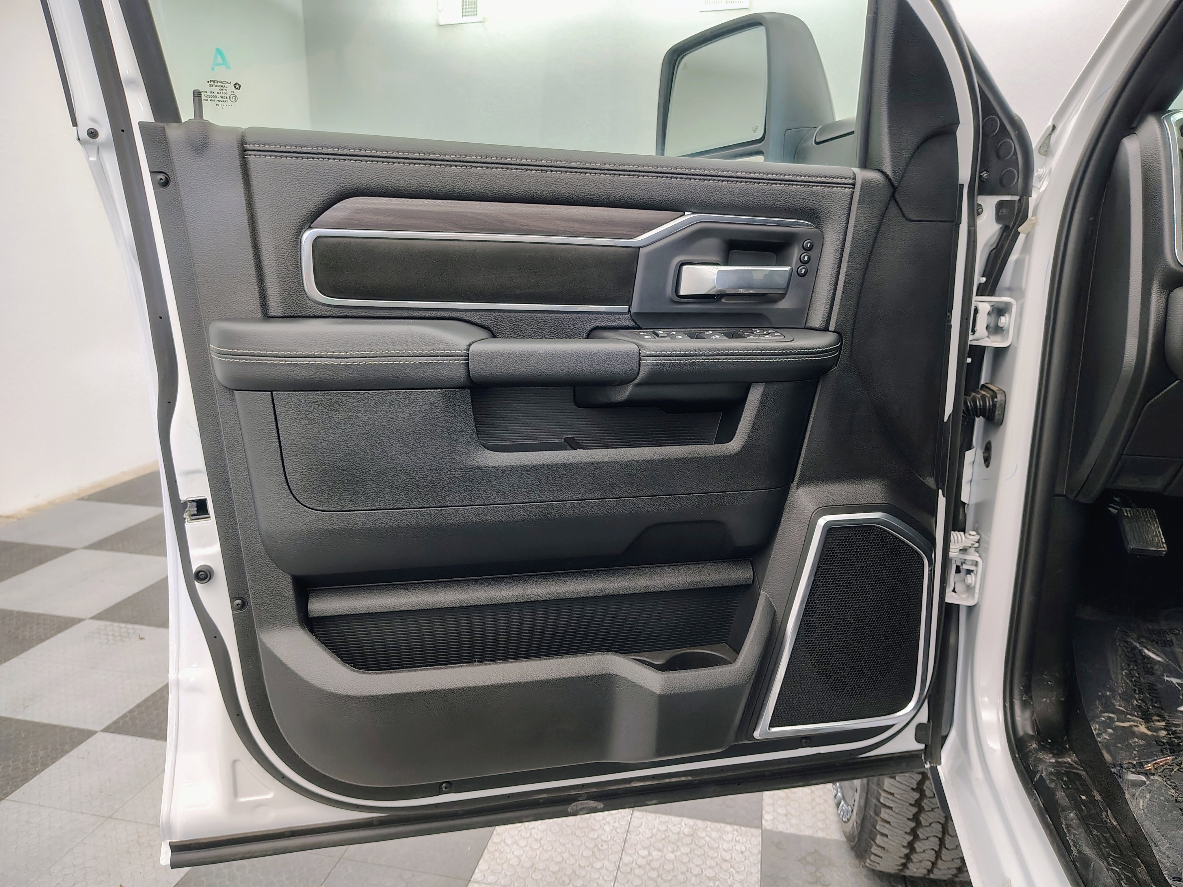 2026 RAM Ram 3500 RAM 3500 LARAMIE CREW CAB 4X4 6'4' BOX