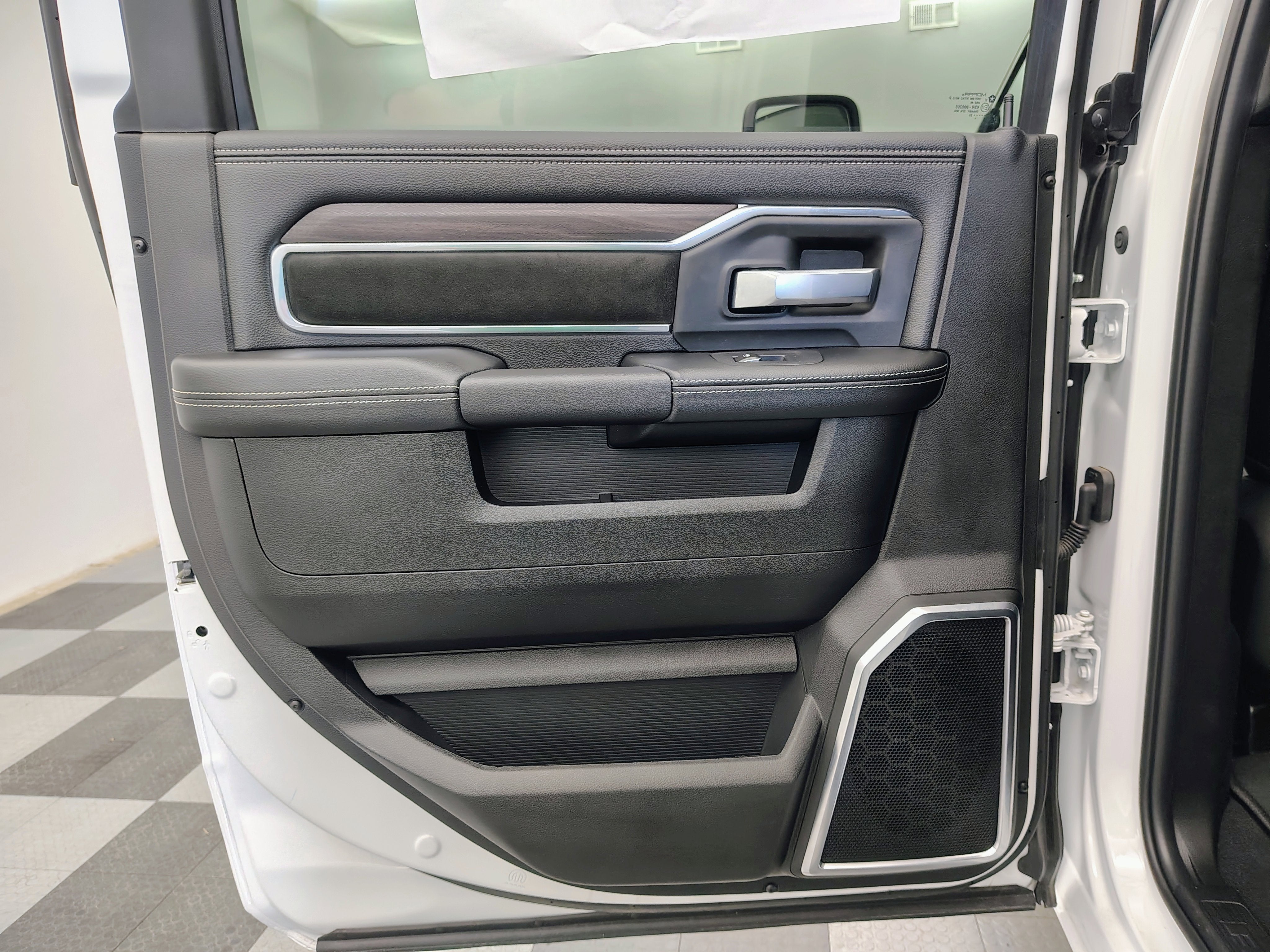 2026 RAM Ram 3500 RAM 3500 LARAMIE CREW CAB 4X4 6'4' BOX