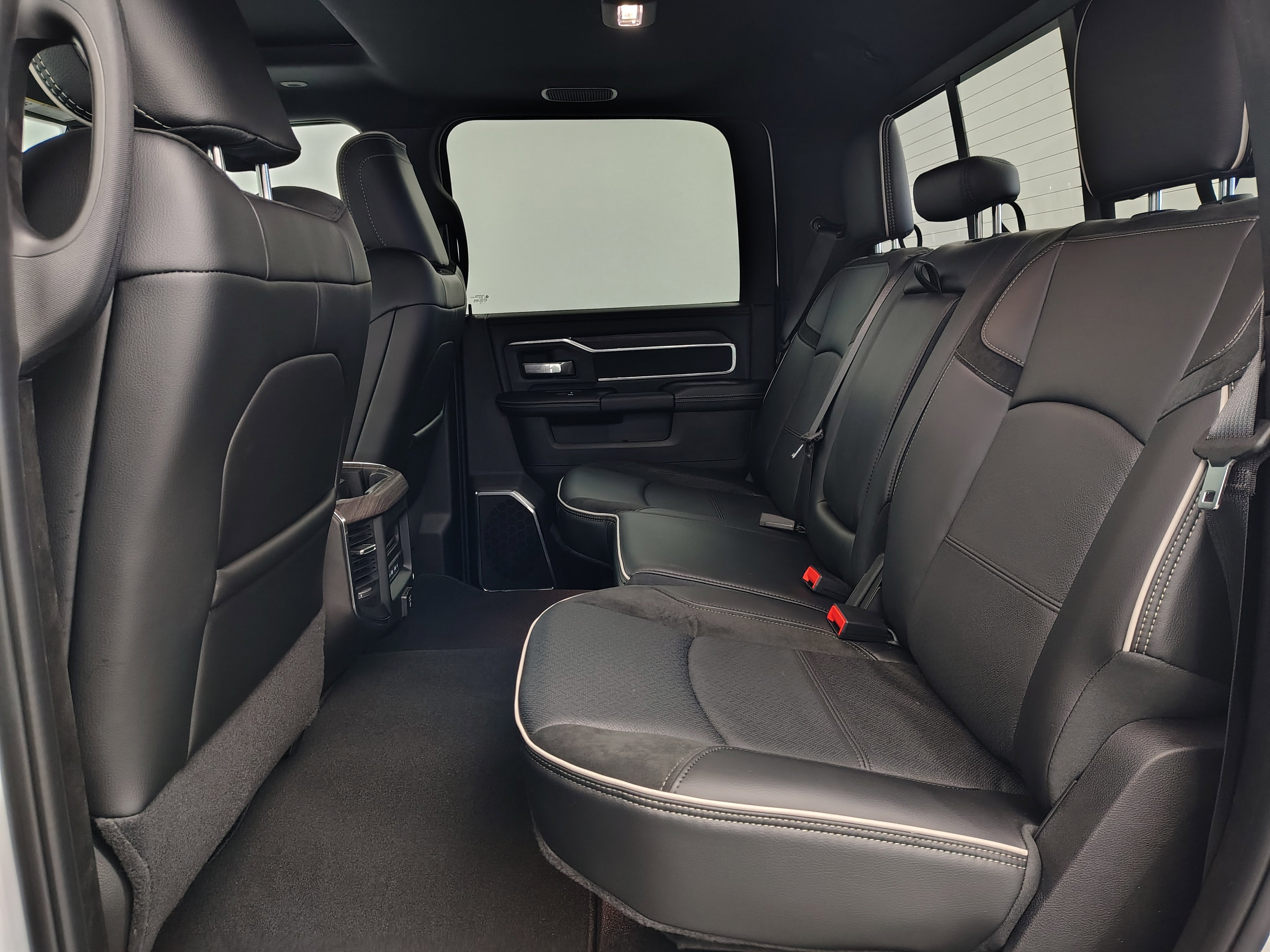 2026 RAM Ram 3500 RAM 3500 LARAMIE CREW CAB 4X4 6'4' BOX