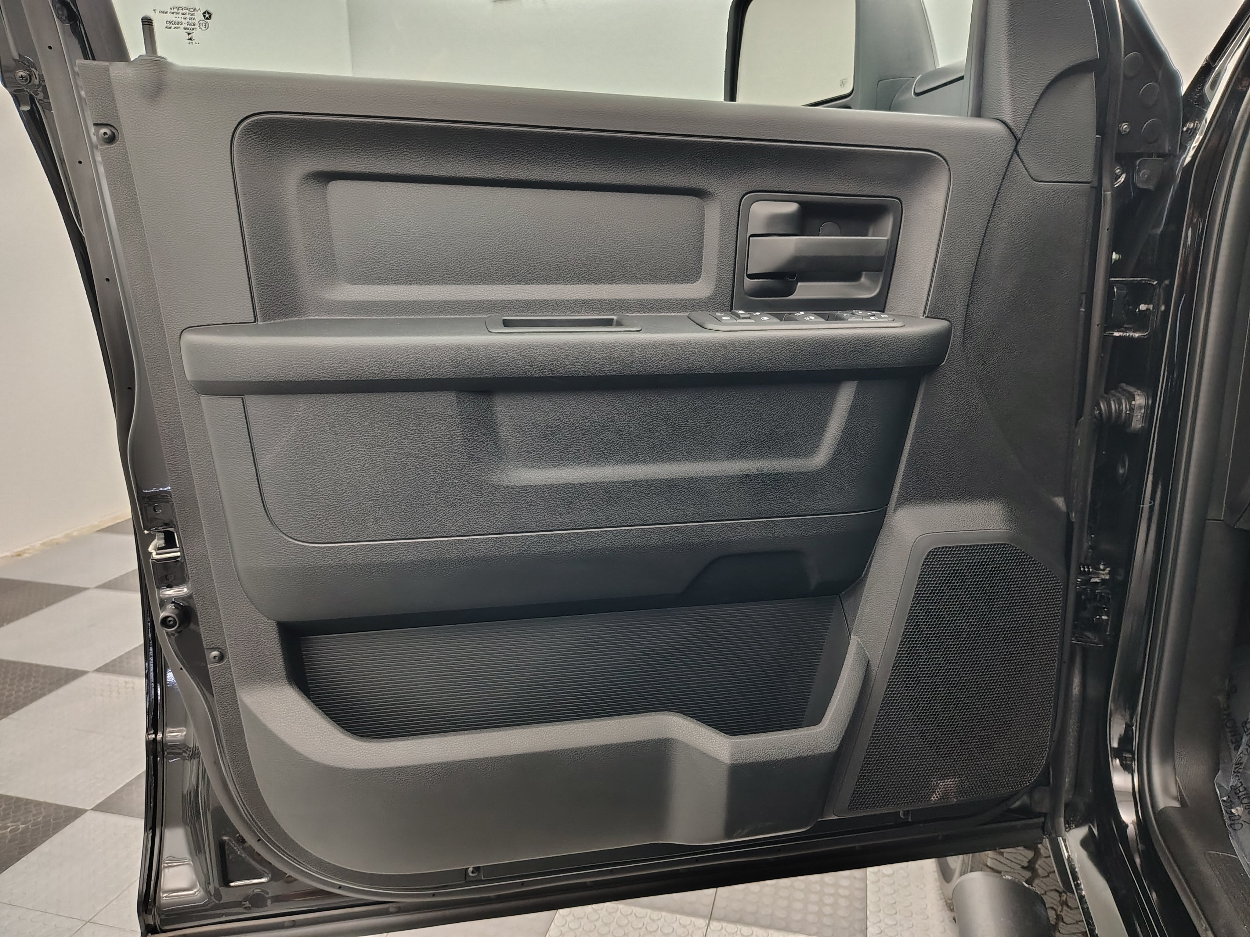 2026 RAM Ram 2500 RAM 2500 BLACK EXPRESS CREW CAB 4X4 8' BOX