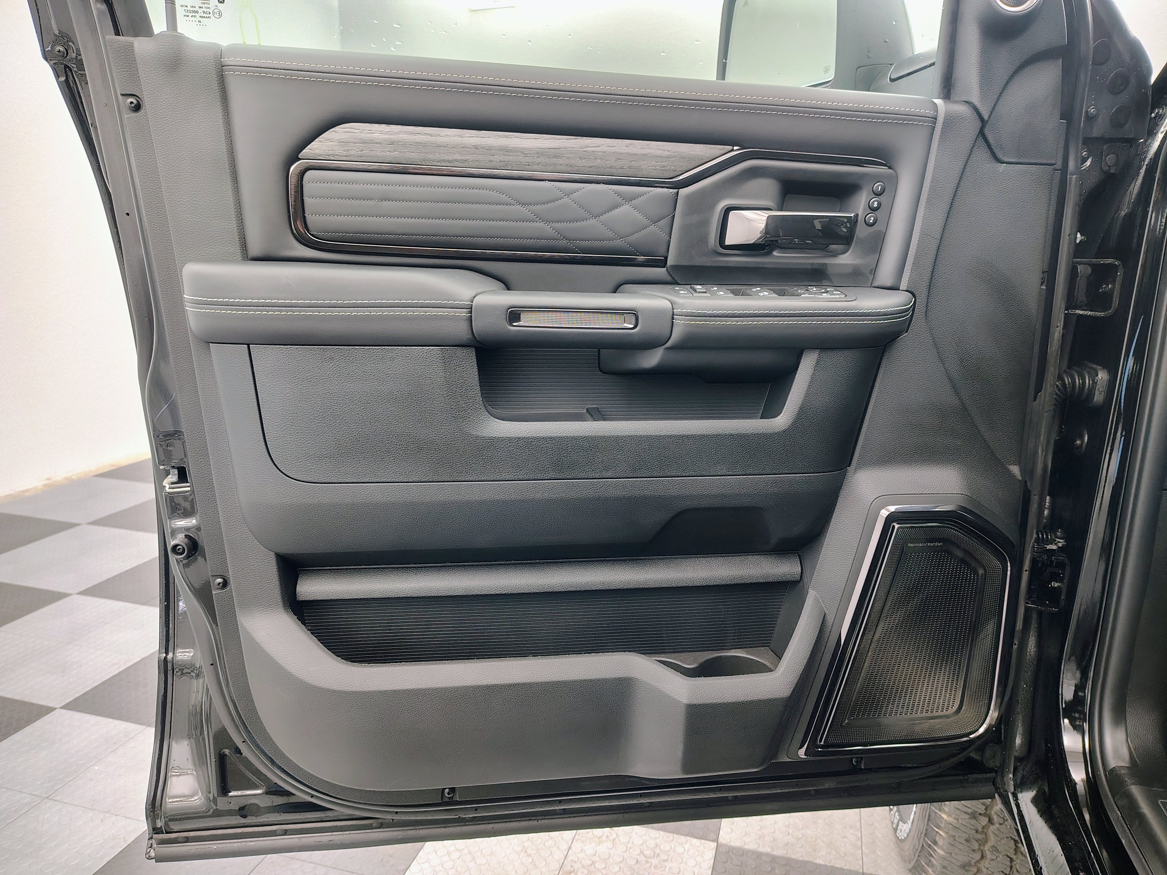 2026 RAM Ram 2500 RAM 2500 LIMITED CREW CAB 4X4 6'4' BOX