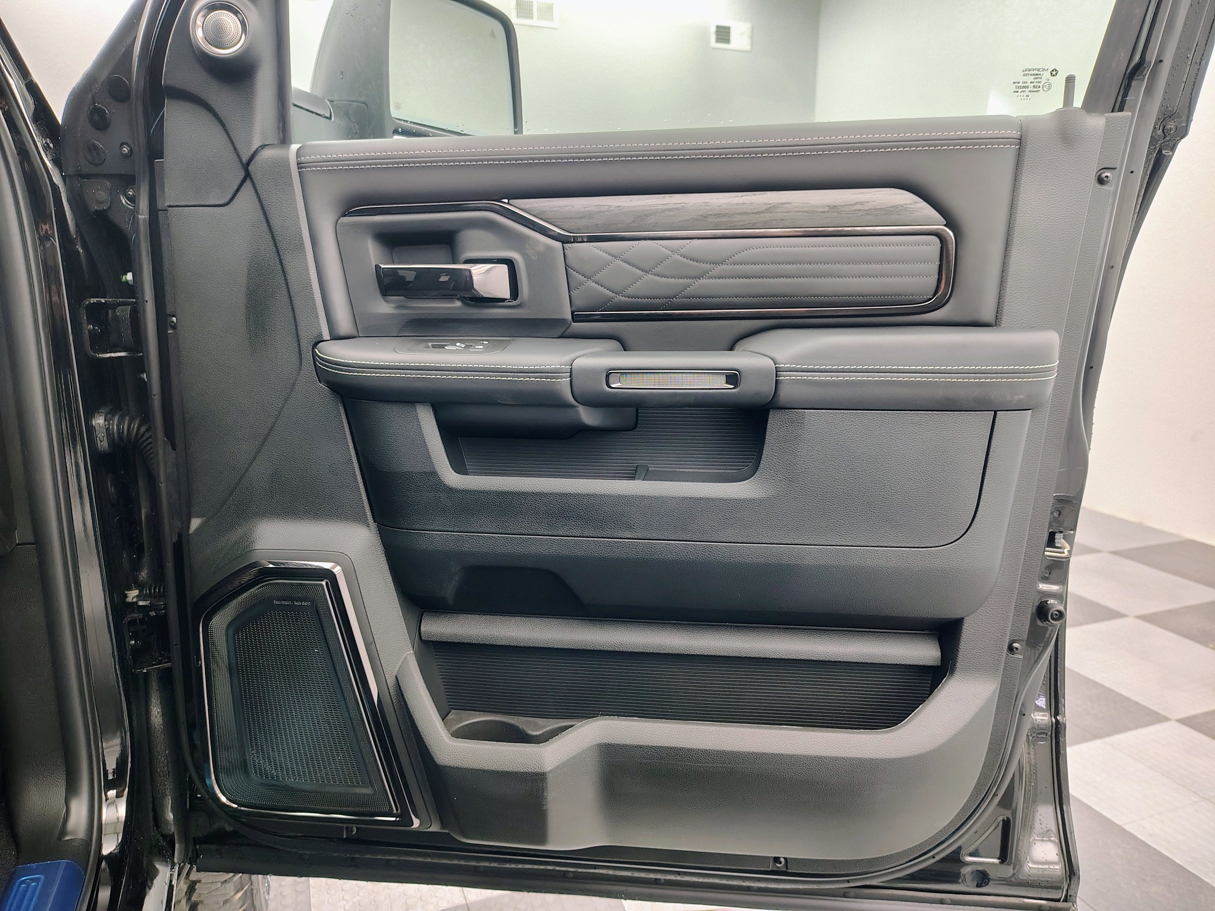 2026 RAM Ram 2500 RAM 2500 LIMITED CREW CAB 4X4 6'4' BOX
