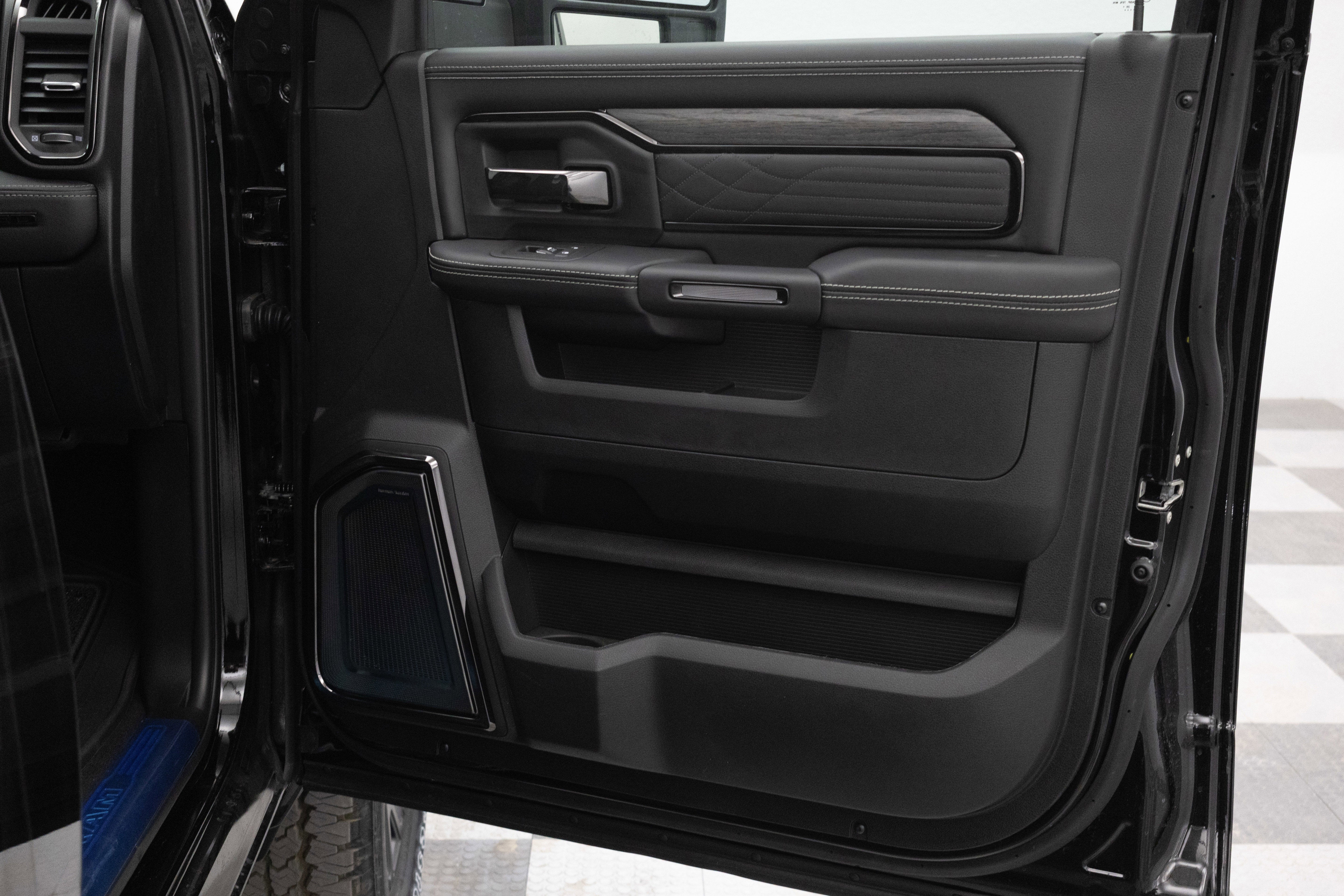 2026 RAM Ram 2500 RAM 2500 LIMITED MEGA CAB 4X4 6'4' BOX