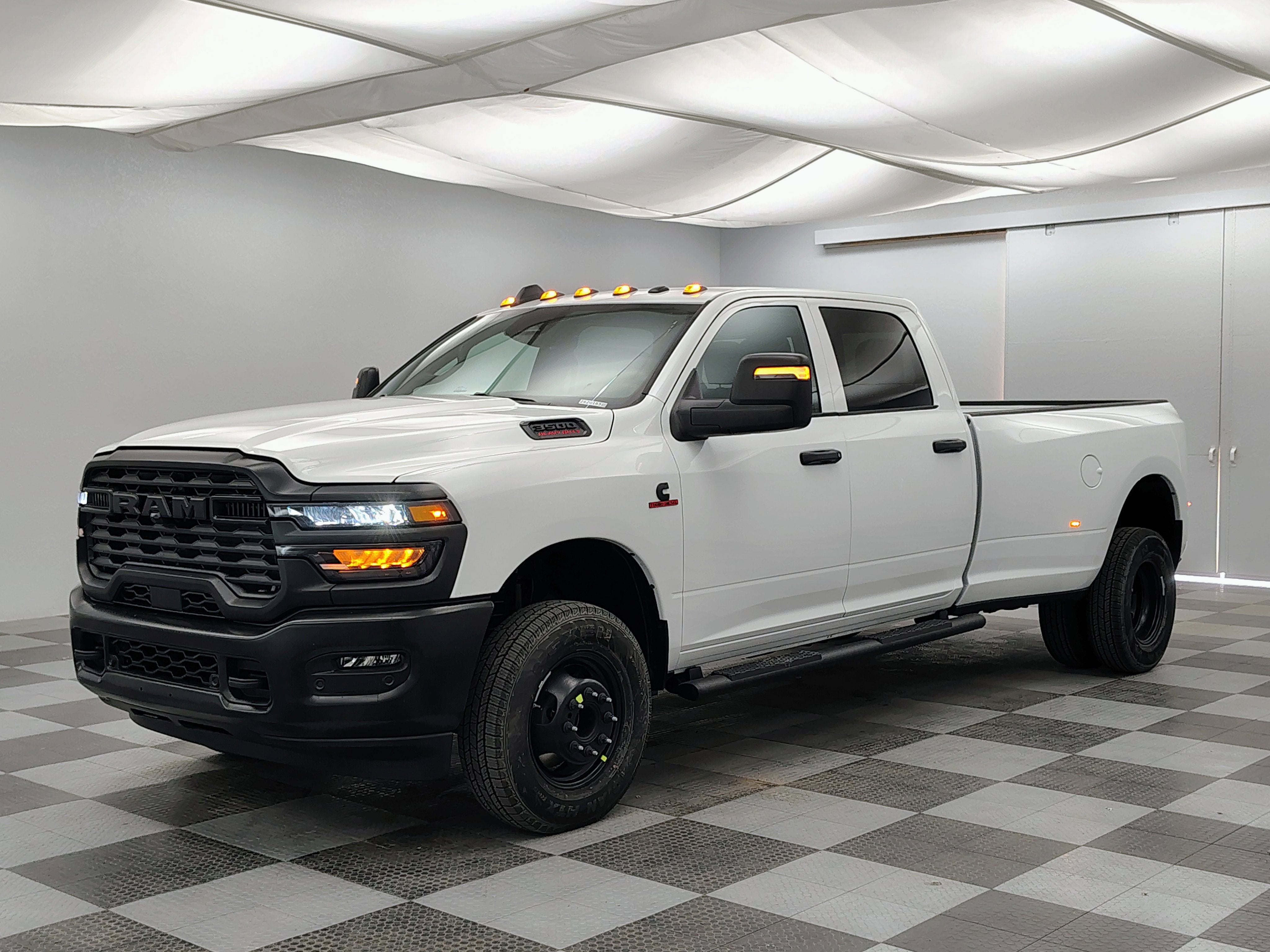 2026 RAM Ram 3500 RAM 3500 TRADESMAN CREW CAB 4X4 8' BOX