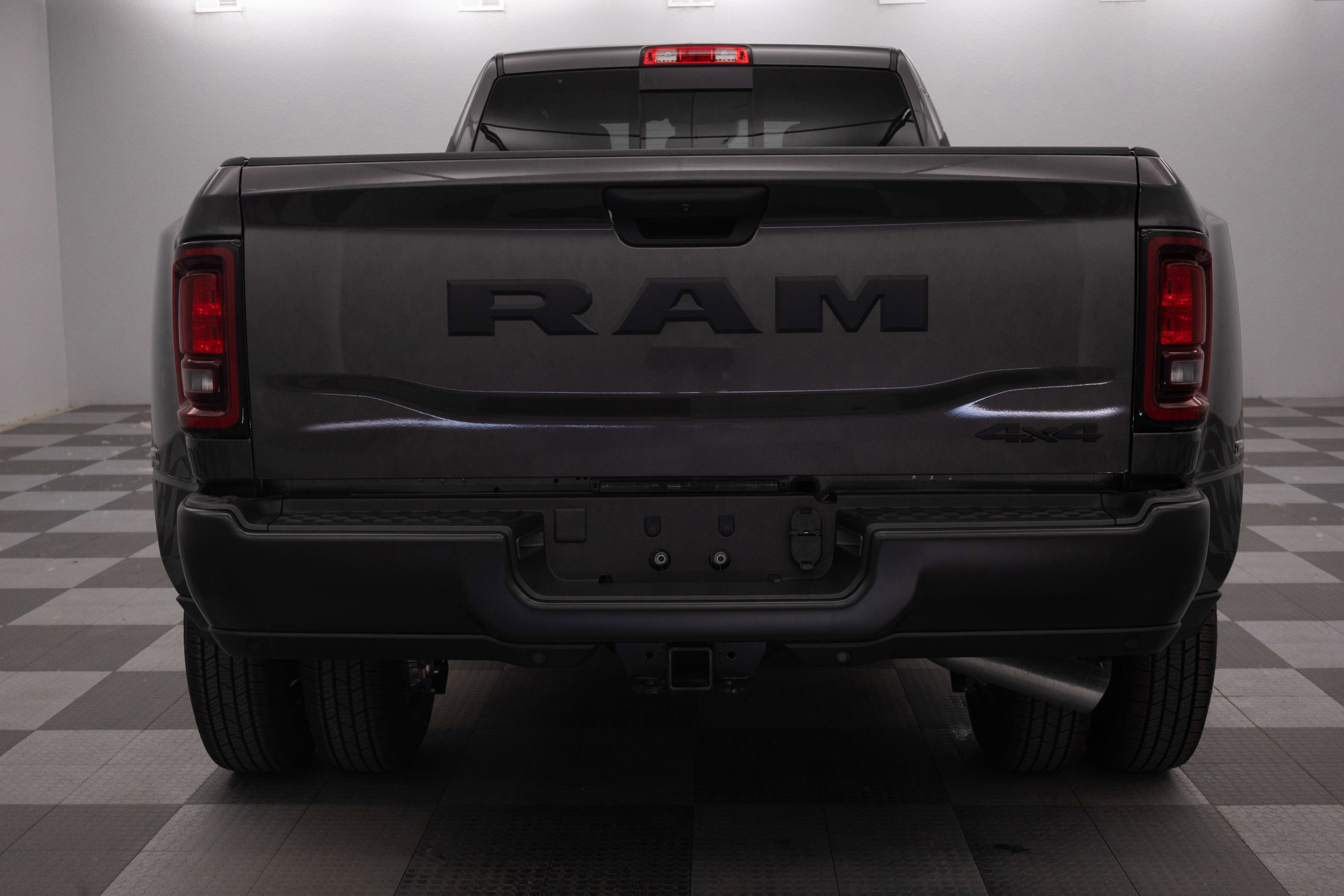 2026 RAM Ram 3500 RAM 3500 TRADESMAN CREW CAB 4X4 8' BOX
