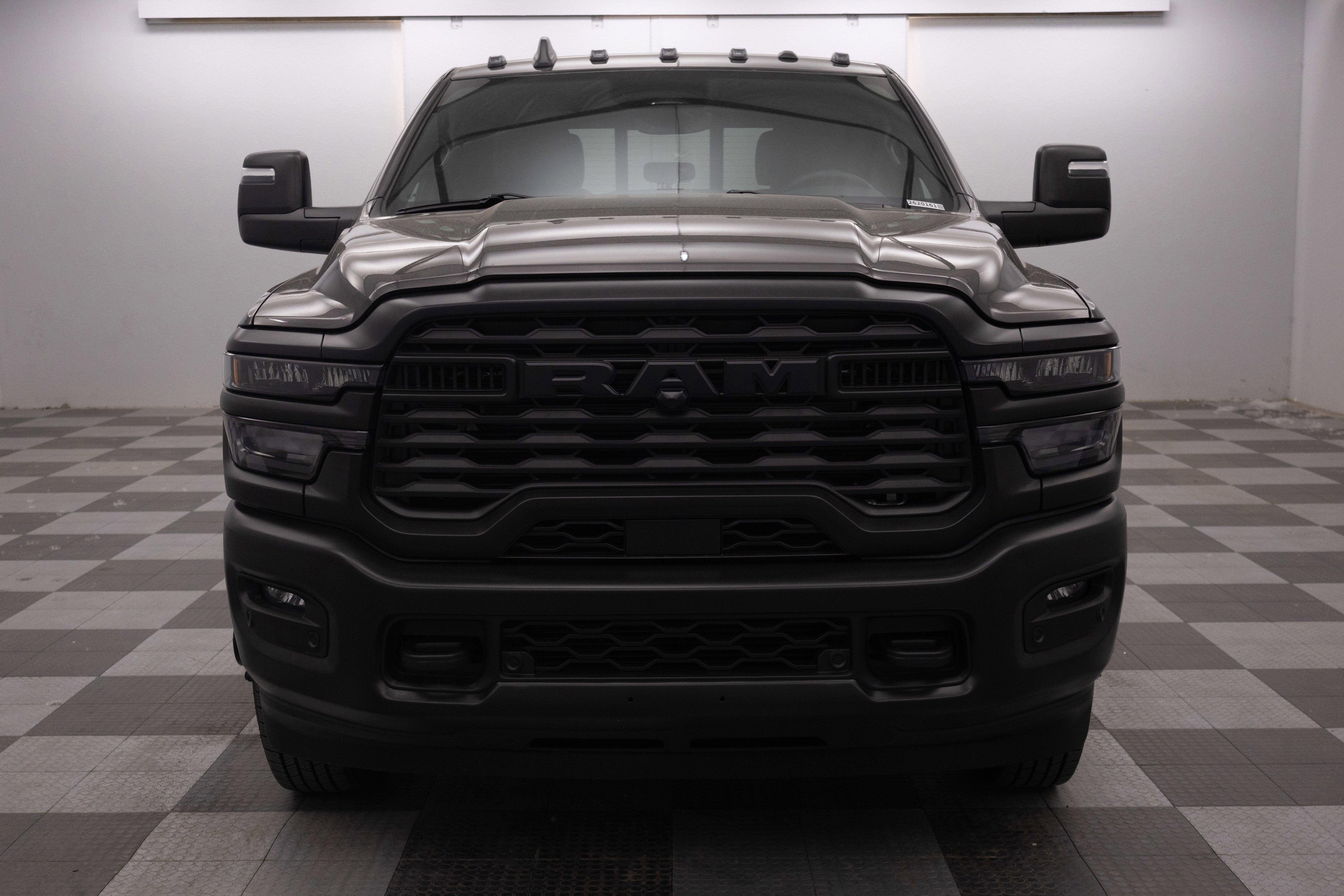 2026 RAM Ram 3500 RAM 3500 TRADESMAN CREW CAB 4X4 8' BOX