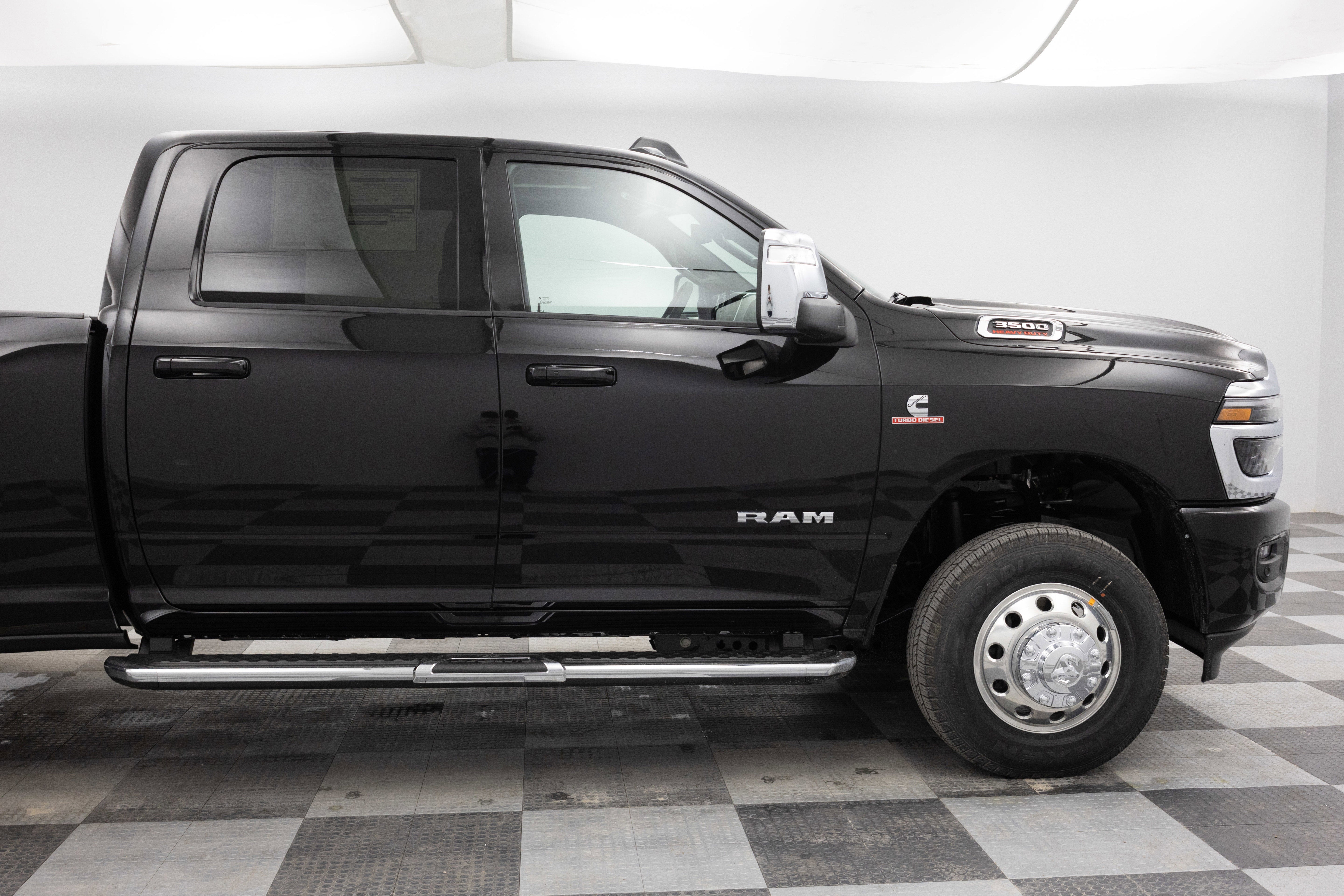 2026 RAM Ram 3500 RAM 3500 LARAMIE CREW CAB 4X4 8' BOX