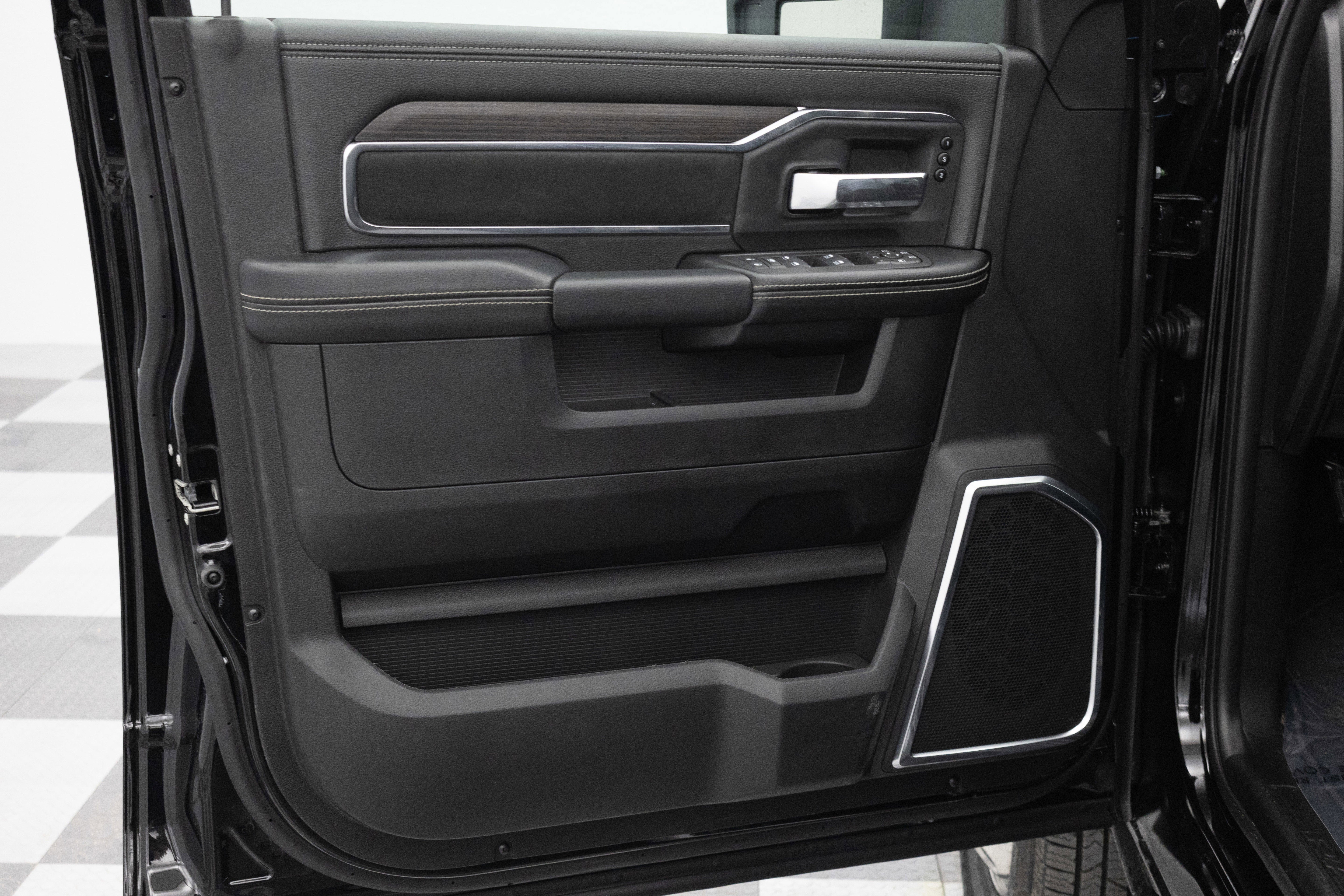 2026 RAM Ram 3500 RAM 3500 LARAMIE CREW CAB 4X4 8' BOX