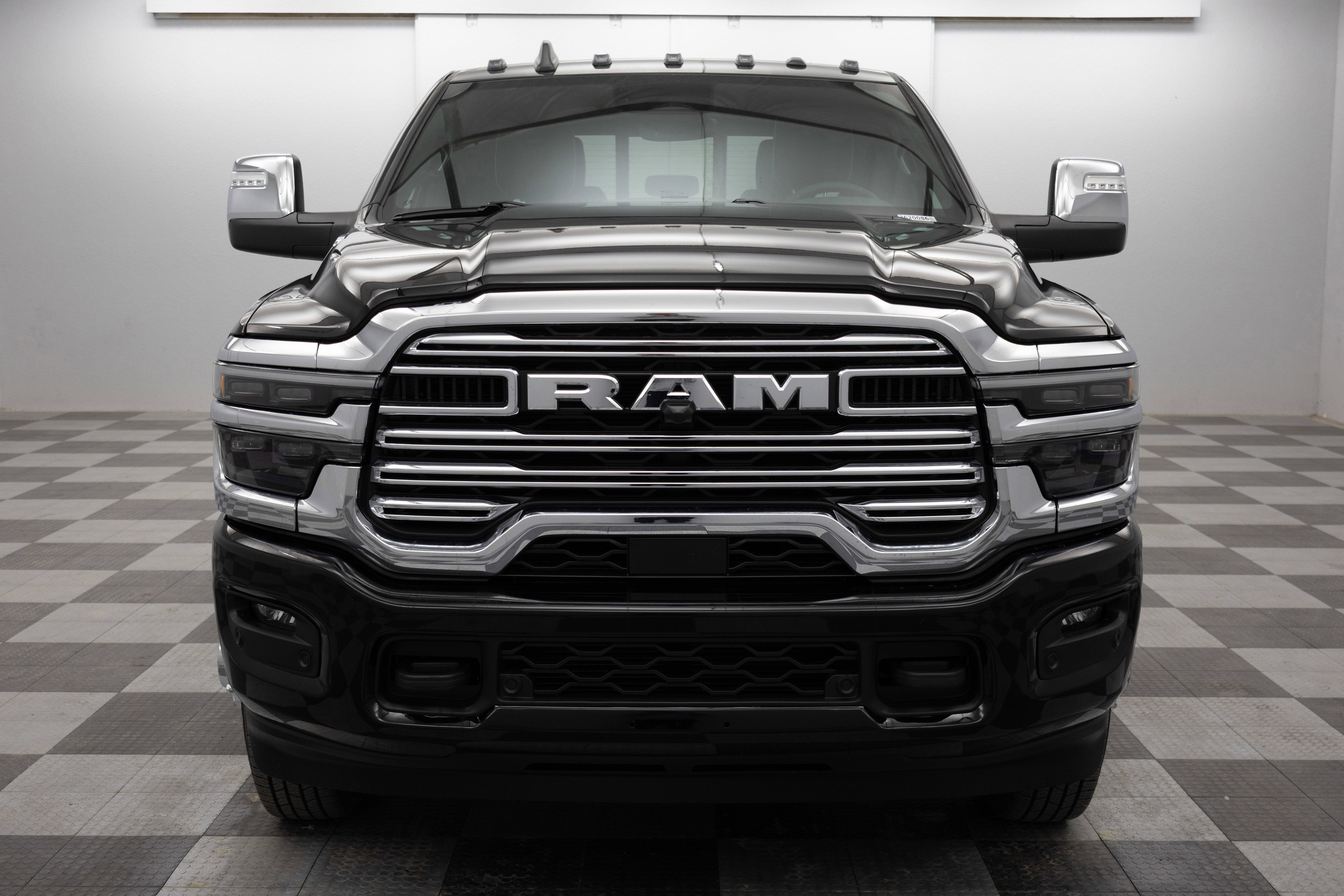 2026 RAM Ram 3500 RAM 3500 LARAMIE CREW CAB 4X4 8' BOX