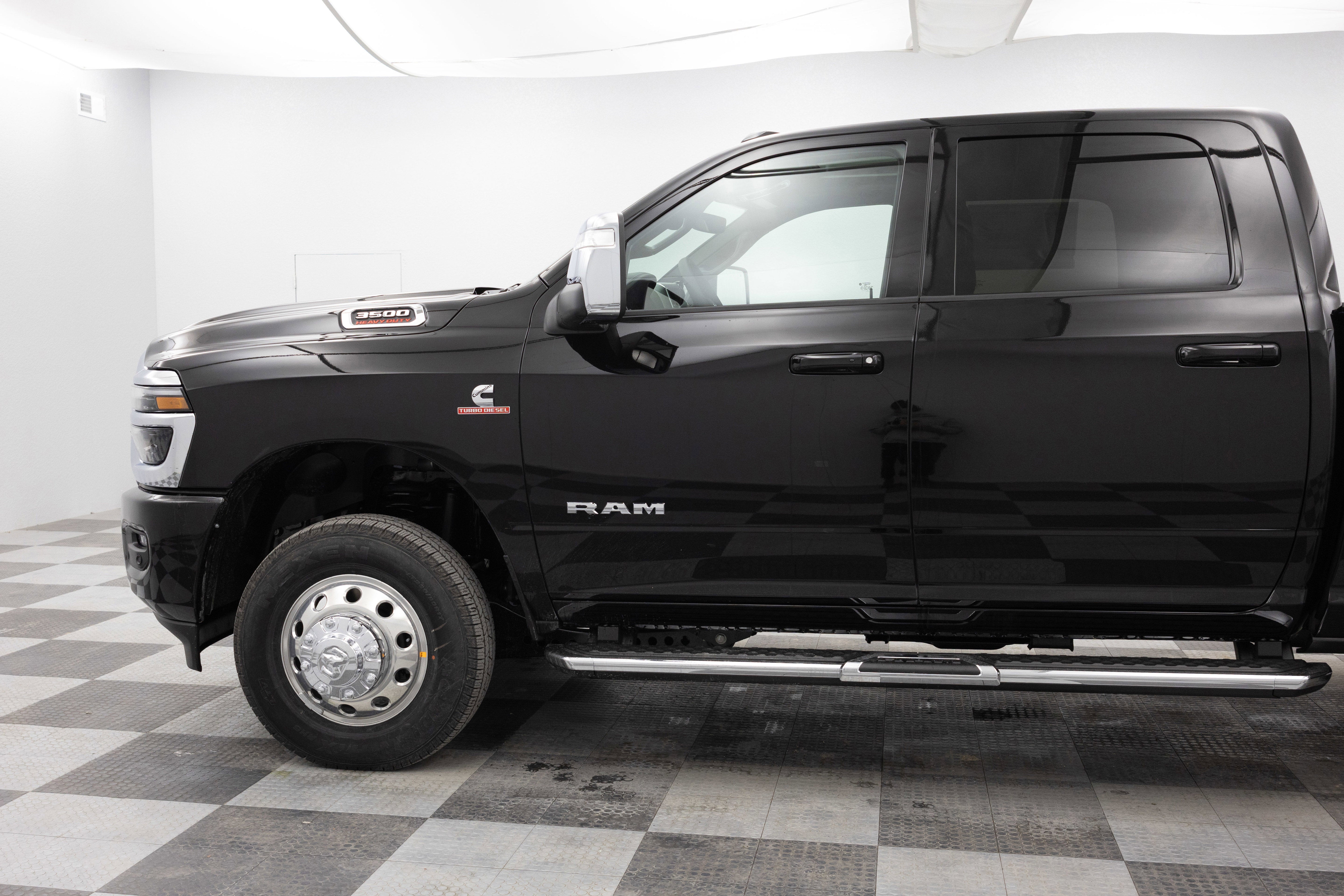 2026 RAM Ram 3500 RAM 3500 LARAMIE CREW CAB 4X4 8' BOX